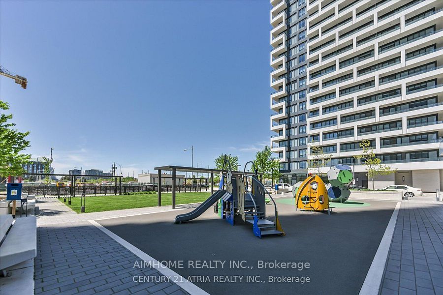 18 Water Walk Drive 2802, Markham, ON L3R 6L5 photo 5