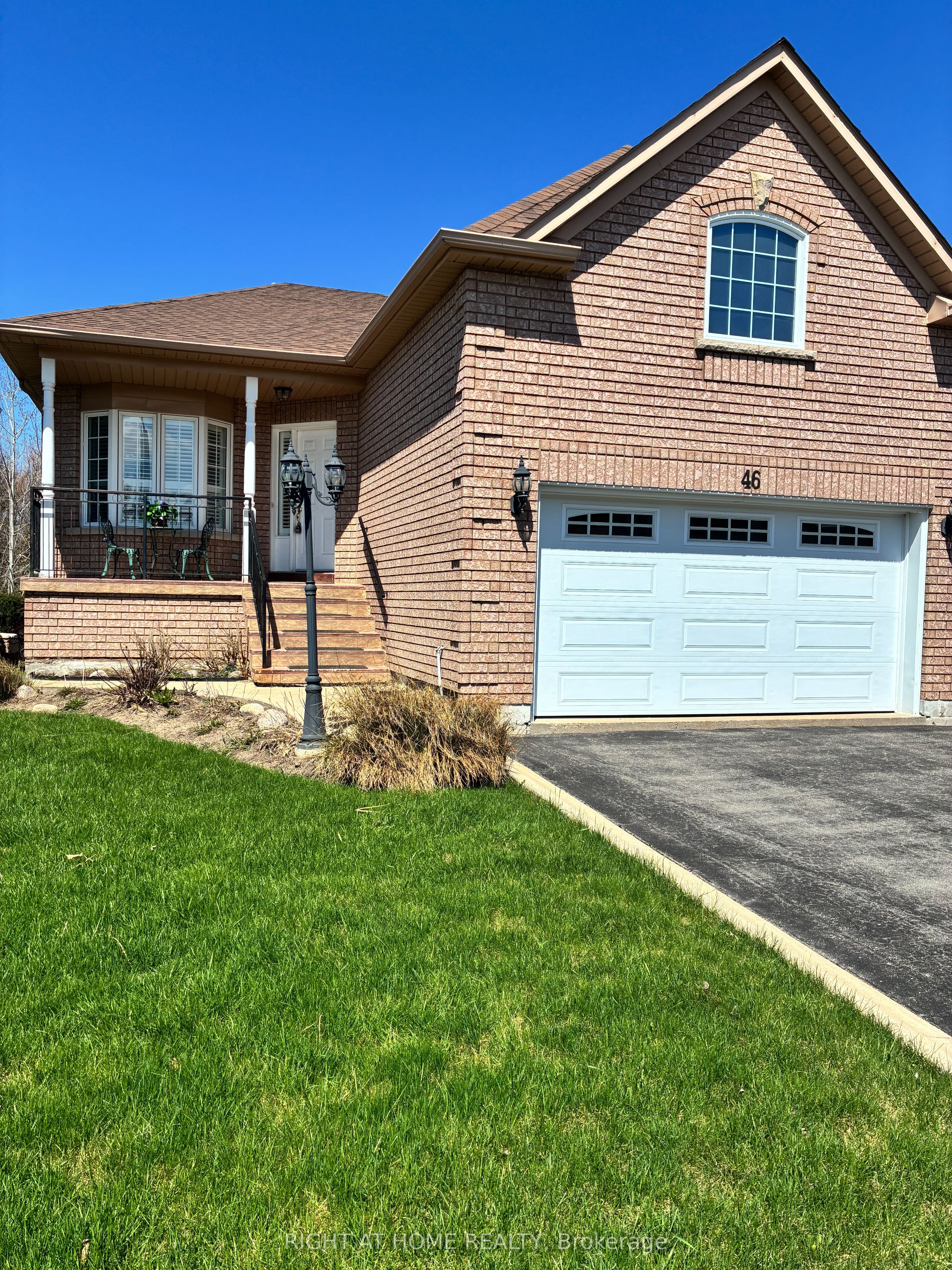 46 Woodhaven Crescent, Richmond Hill, ON L4E 3T2
