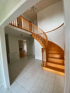 38 Keffer Circle, Newmarket, ON L3X 1R7 photo 3