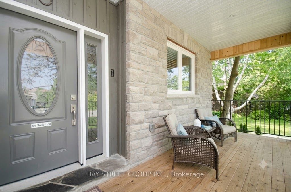 133 Riveredge Drive, Georgina, ON L4P 2P4 photo 2