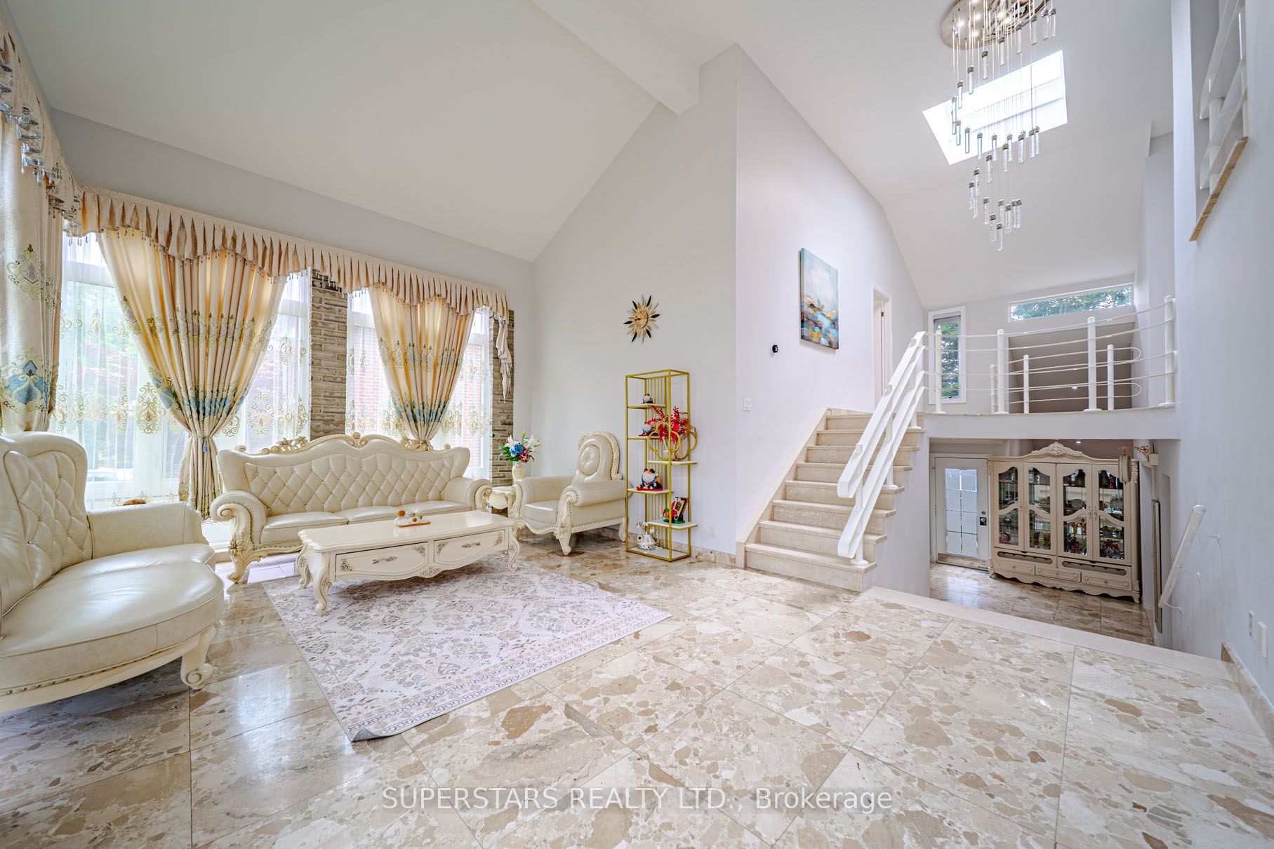 23 Montgomery Court, Markham, ON L3R 0C4
