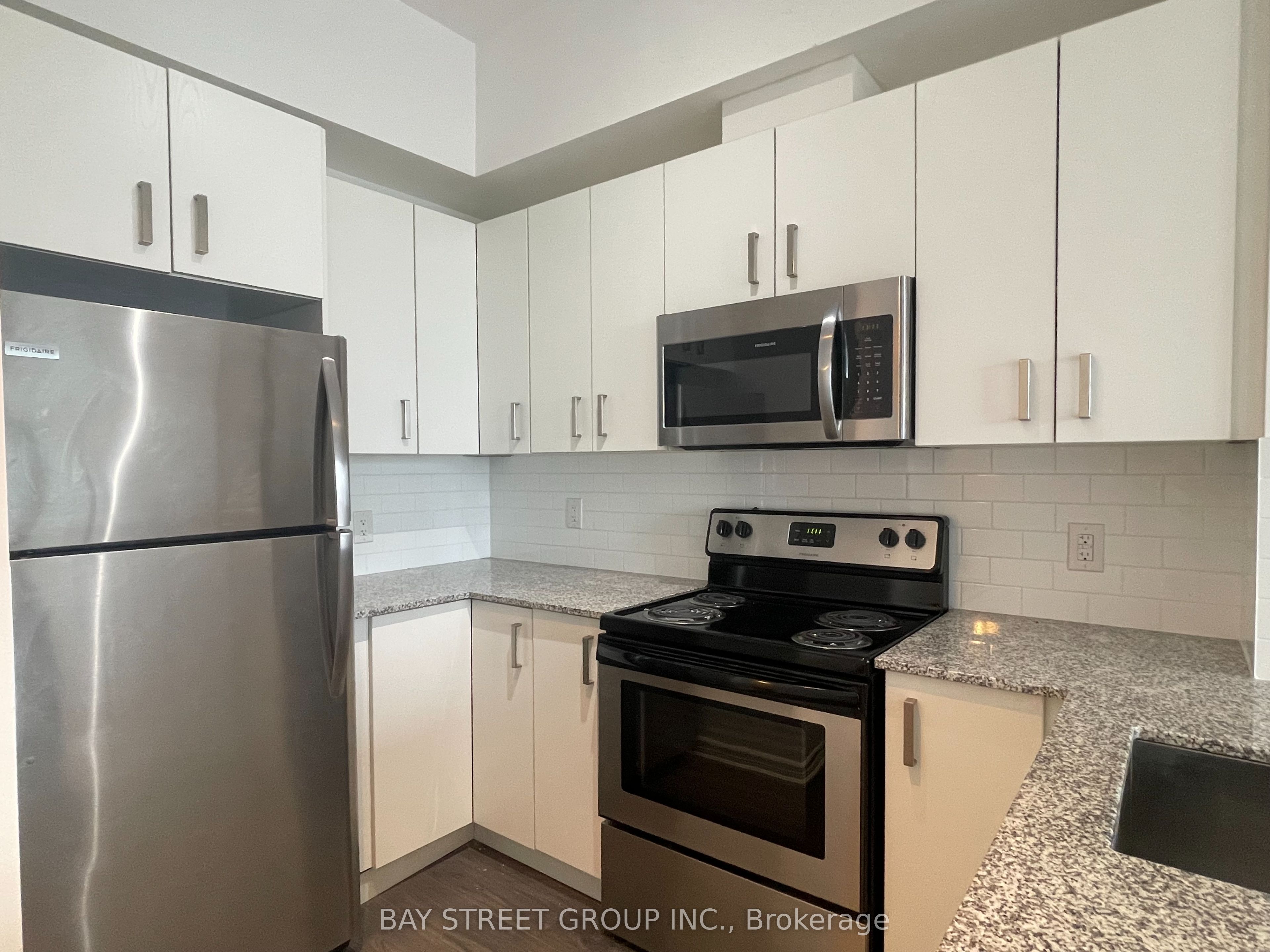 11611 Yonge Street 512, Richmond Hill, ON L4E 3N8 photo 3