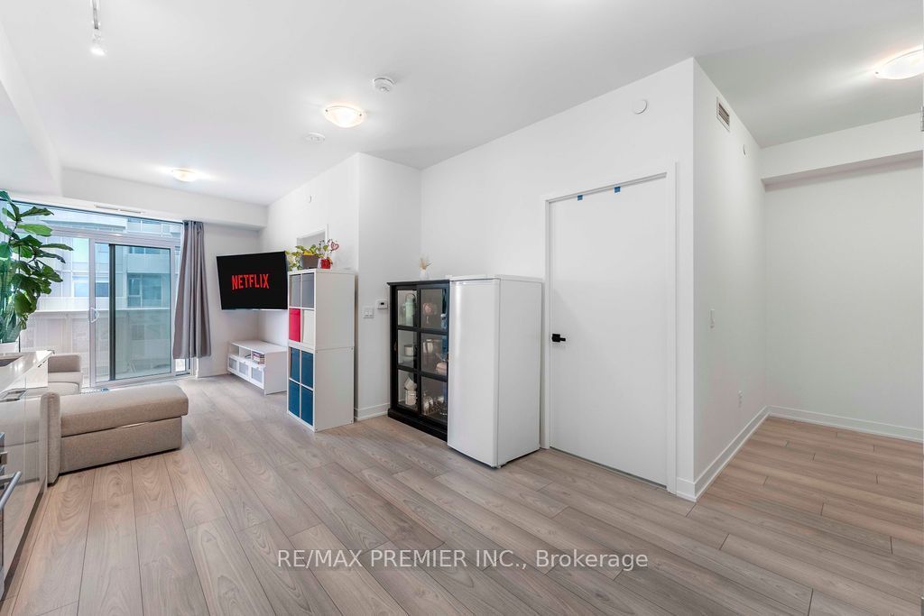 10 Abeja Street 816, Vaughan, ON L4K 0R4 photo 4