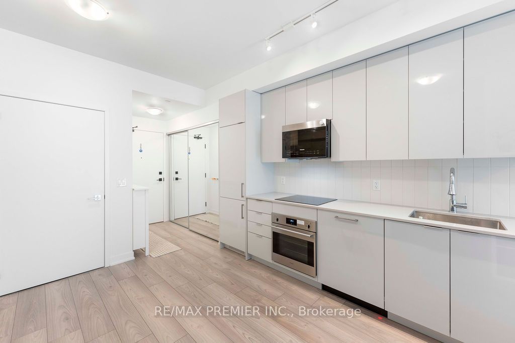 10 Abeja Street 816, Vaughan, ON L4K 0R4 photo 5