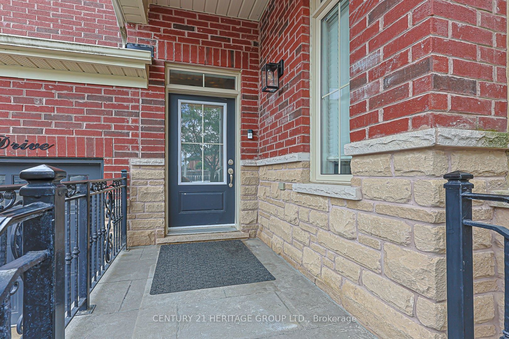 25 Betony Drive, Richmond Hill, ON L4E 0L3 photo 2