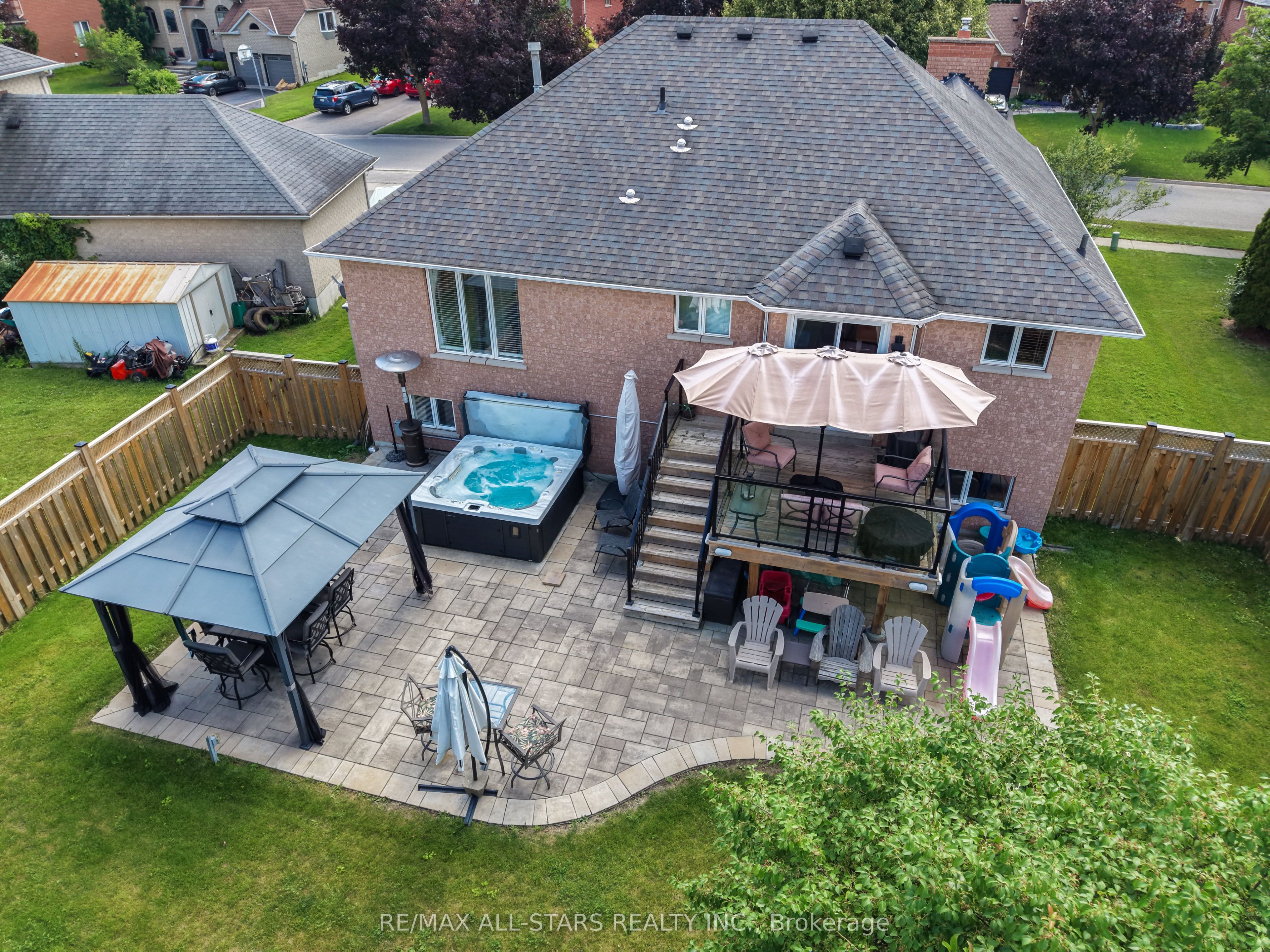 29 Fourth Avenue N, Uxbridge, ON L9P 1V5 photo 2
