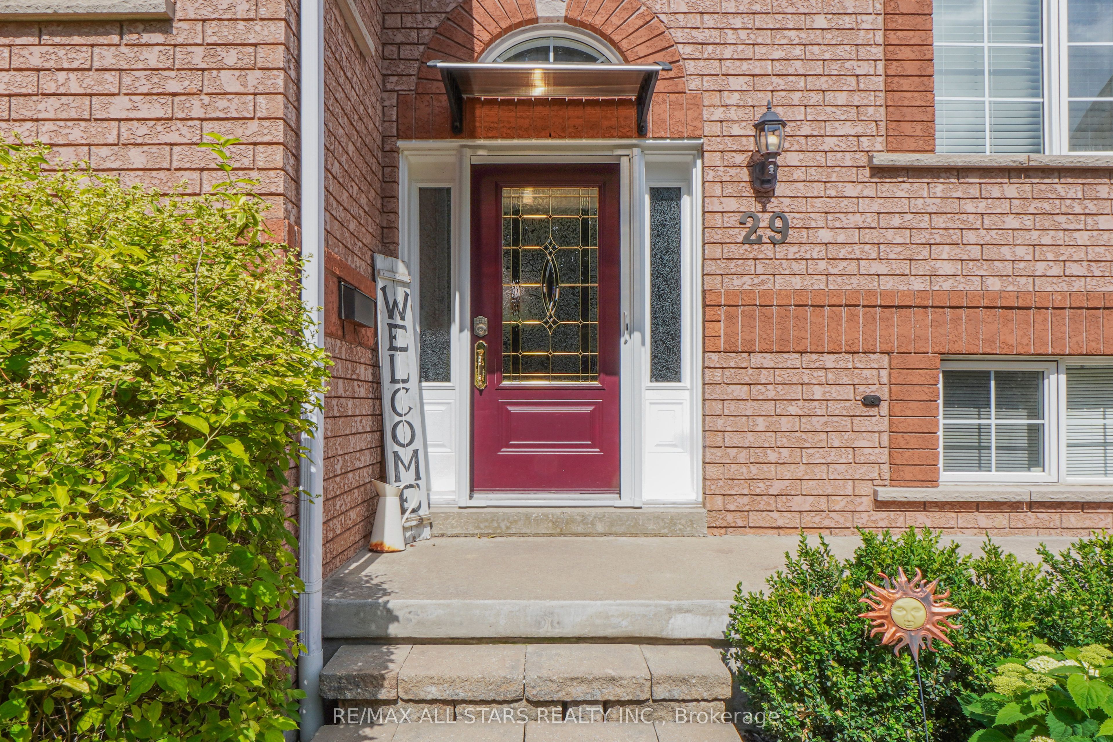 29 Fourth Avenue N, Uxbridge, ON L9P 1V5 photo 3