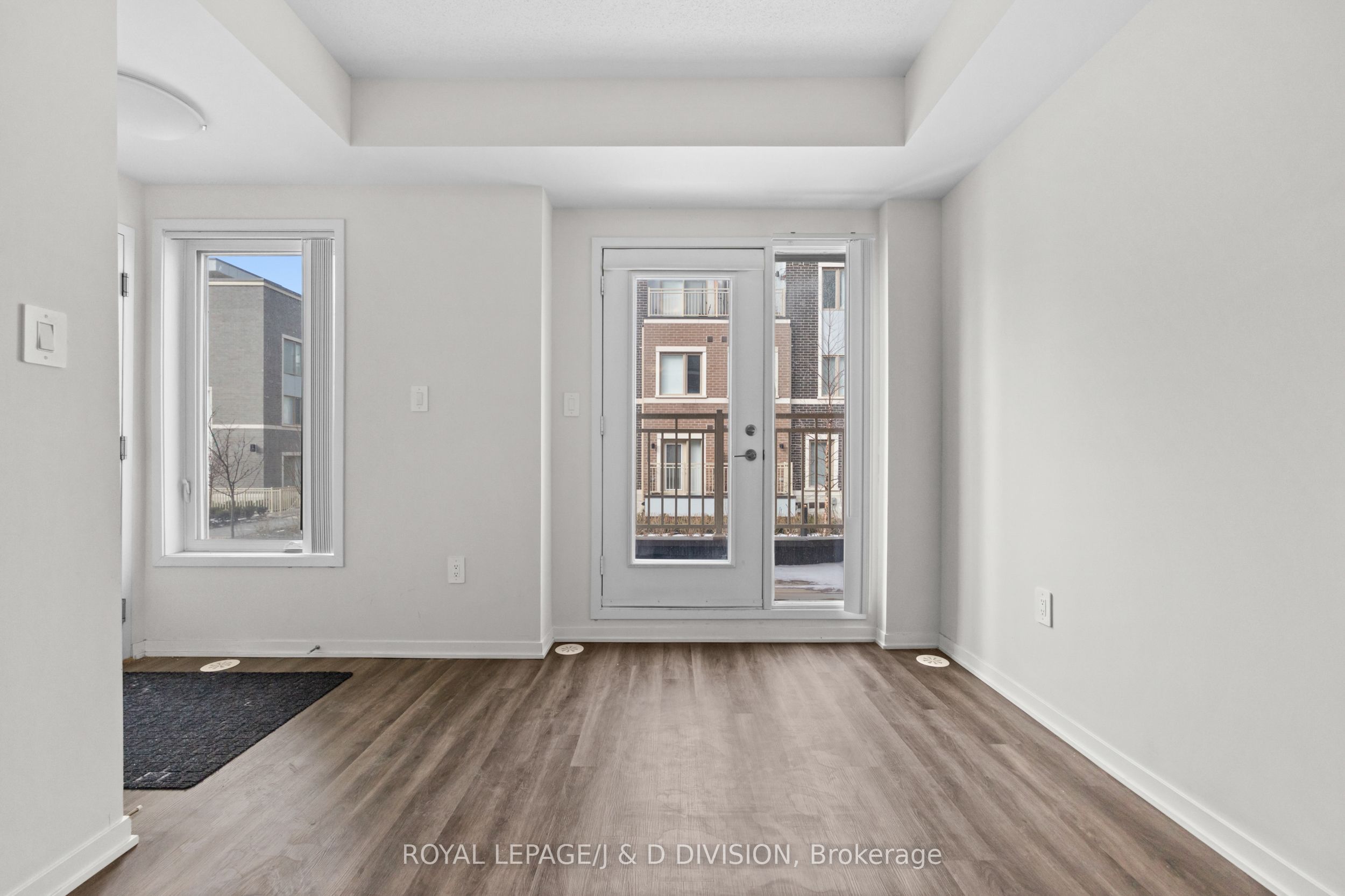 31 Honeycrisp Crescent 57, Vaughan, ON L4K 0N6 photo 4