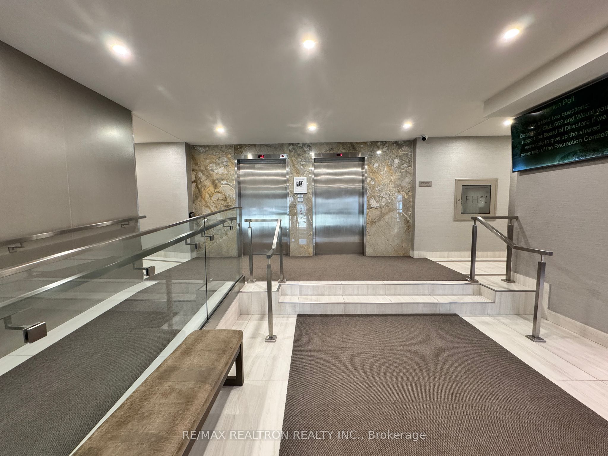 20 Baif Boulevard 705, Richmond Hill, ON L4C 8T1 photo 3