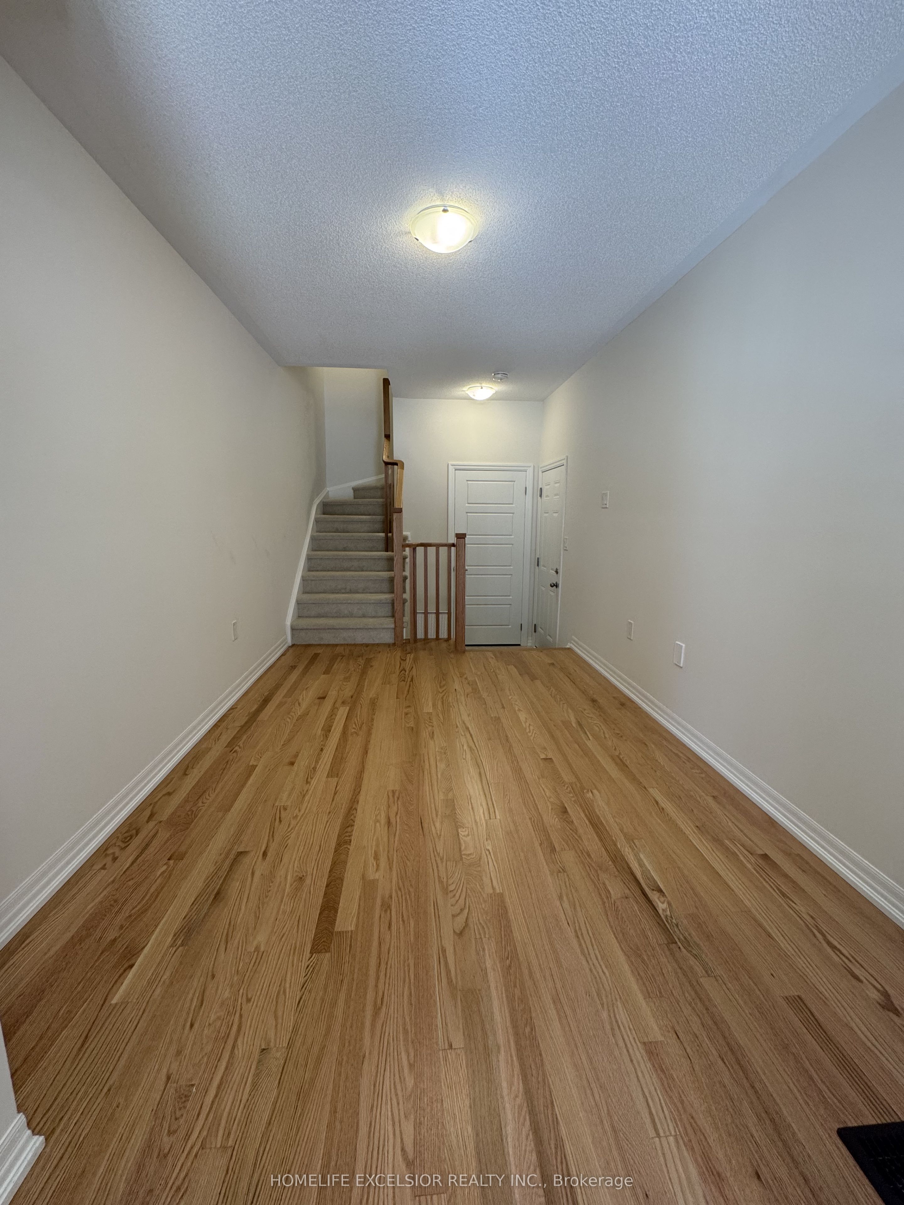 343 Capella Street, Newmarket, ON L3X 0L7 photo 3