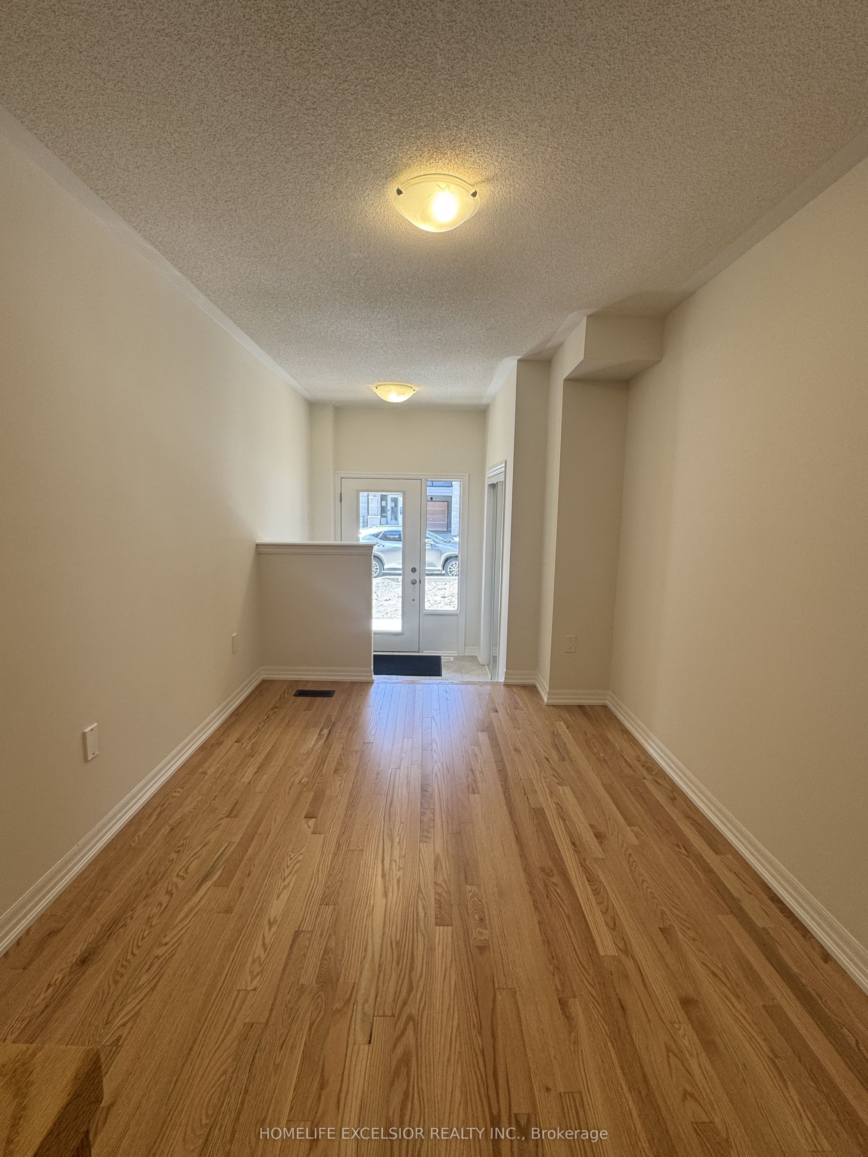 343 Capella Street, Newmarket, ON L3X 0L7 photo 4