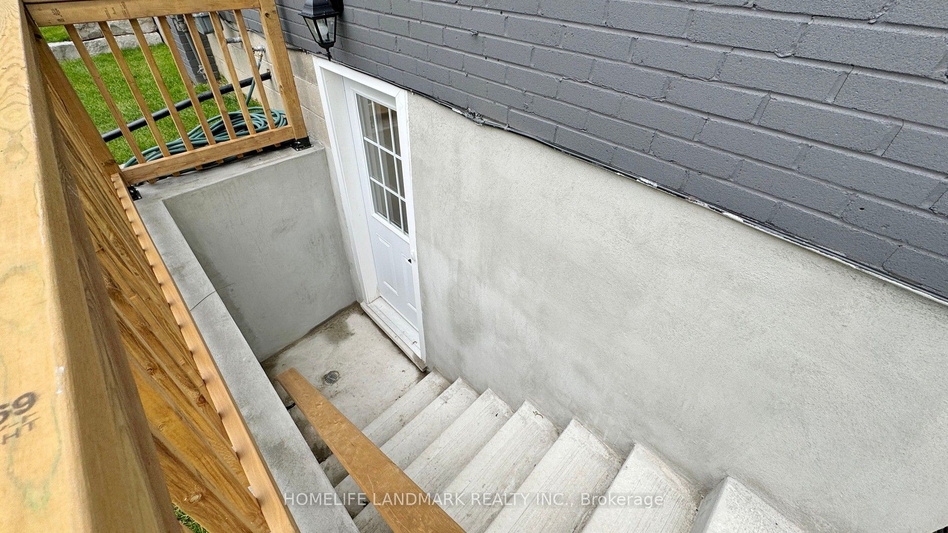 1661 Mount Albert Road Unit 2, East Gwillimbury, ON L0G 1V0 photo 2
