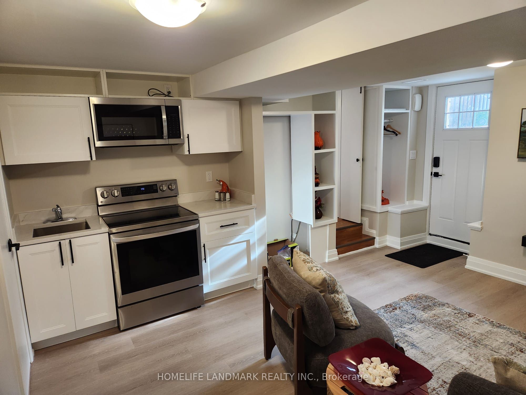 452 D'arcy Street S Basement Unit, Newmarket, ON L3Y 1N1 photo 3