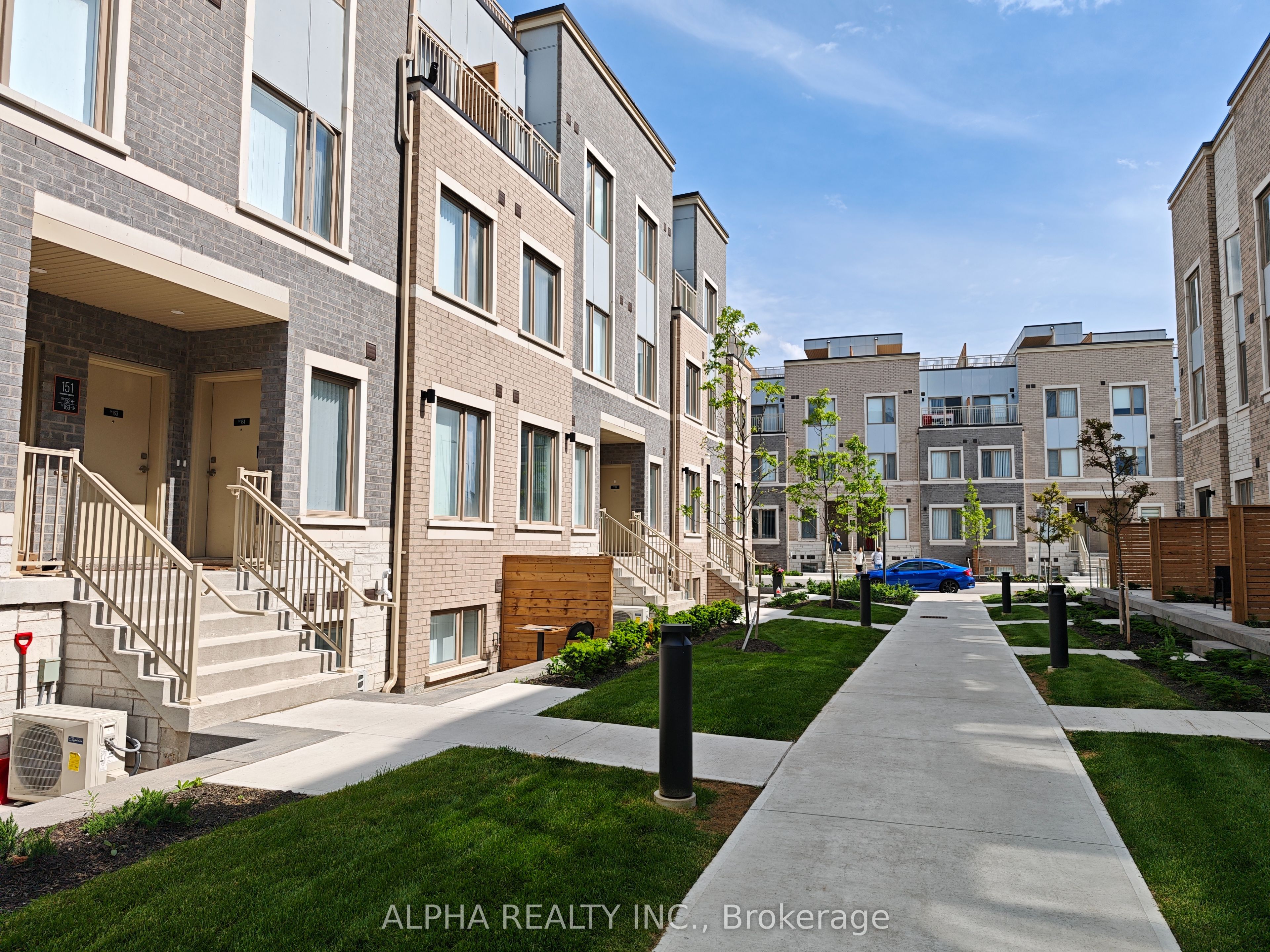 151 Honey Crisp Crescent TH162, Vaughan, ON L4K 5Z8