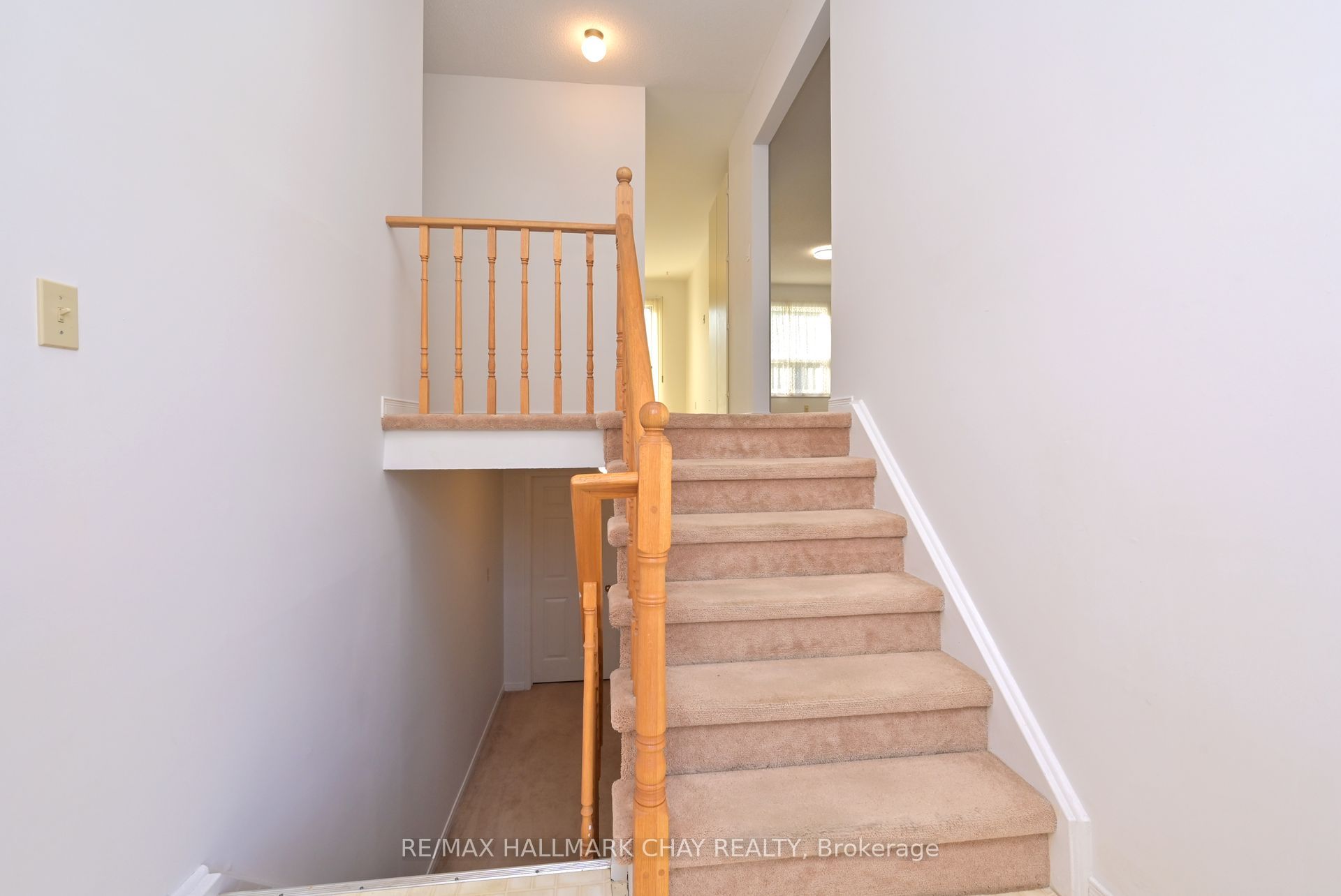 3 John James Drive, Essa, ON L3W 0J4 photo 4