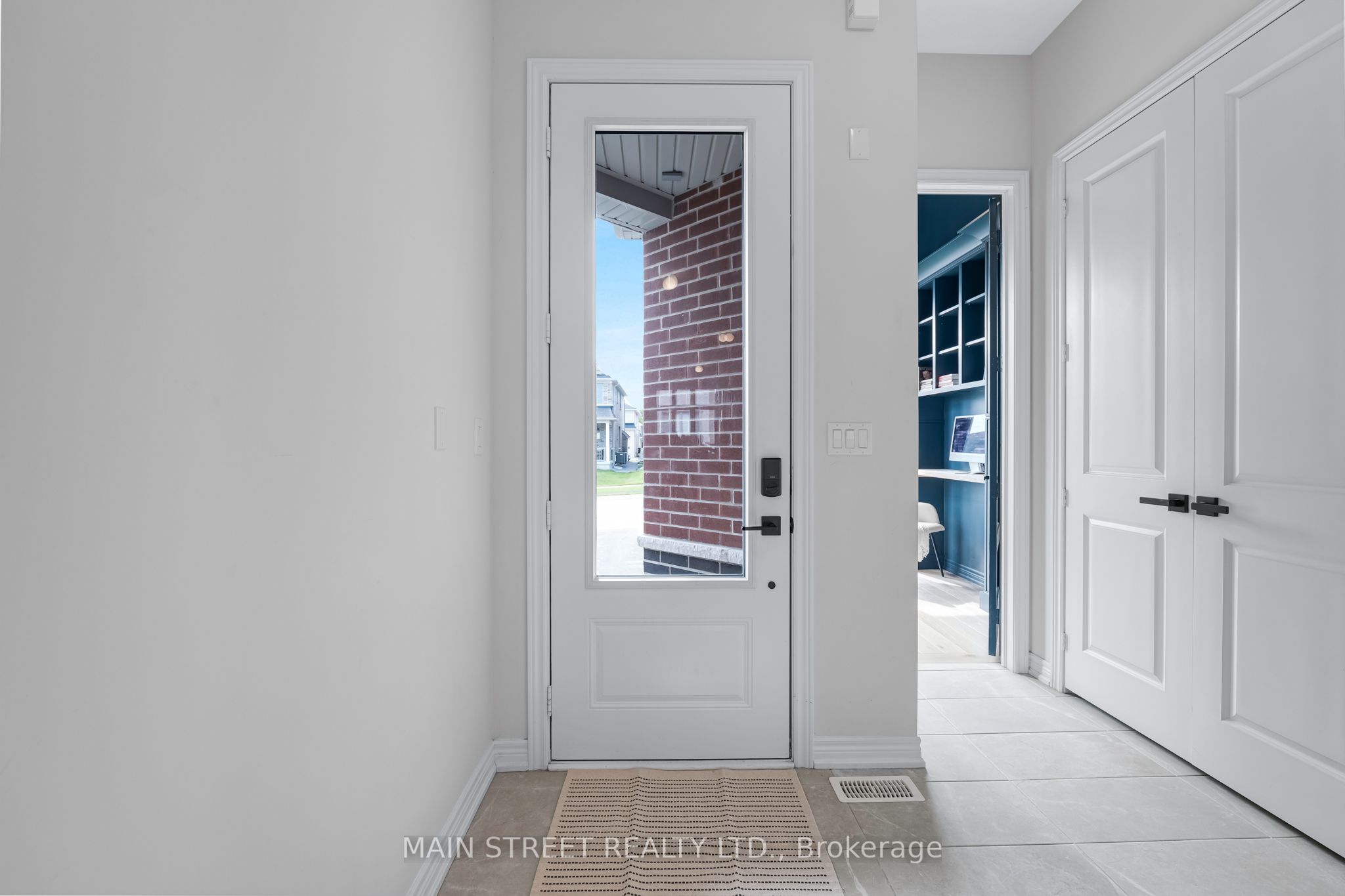 15 Ainslie Hill Crescent, Georgina, ON L0E 1R0 photo 4