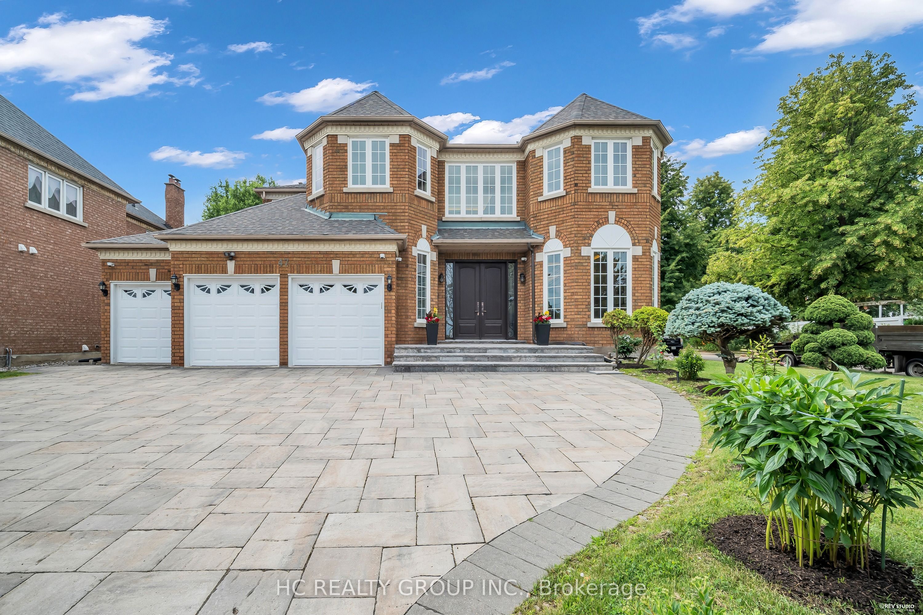 47 Hillhurst Drive, Richmond Hill, ON L4B 2V3