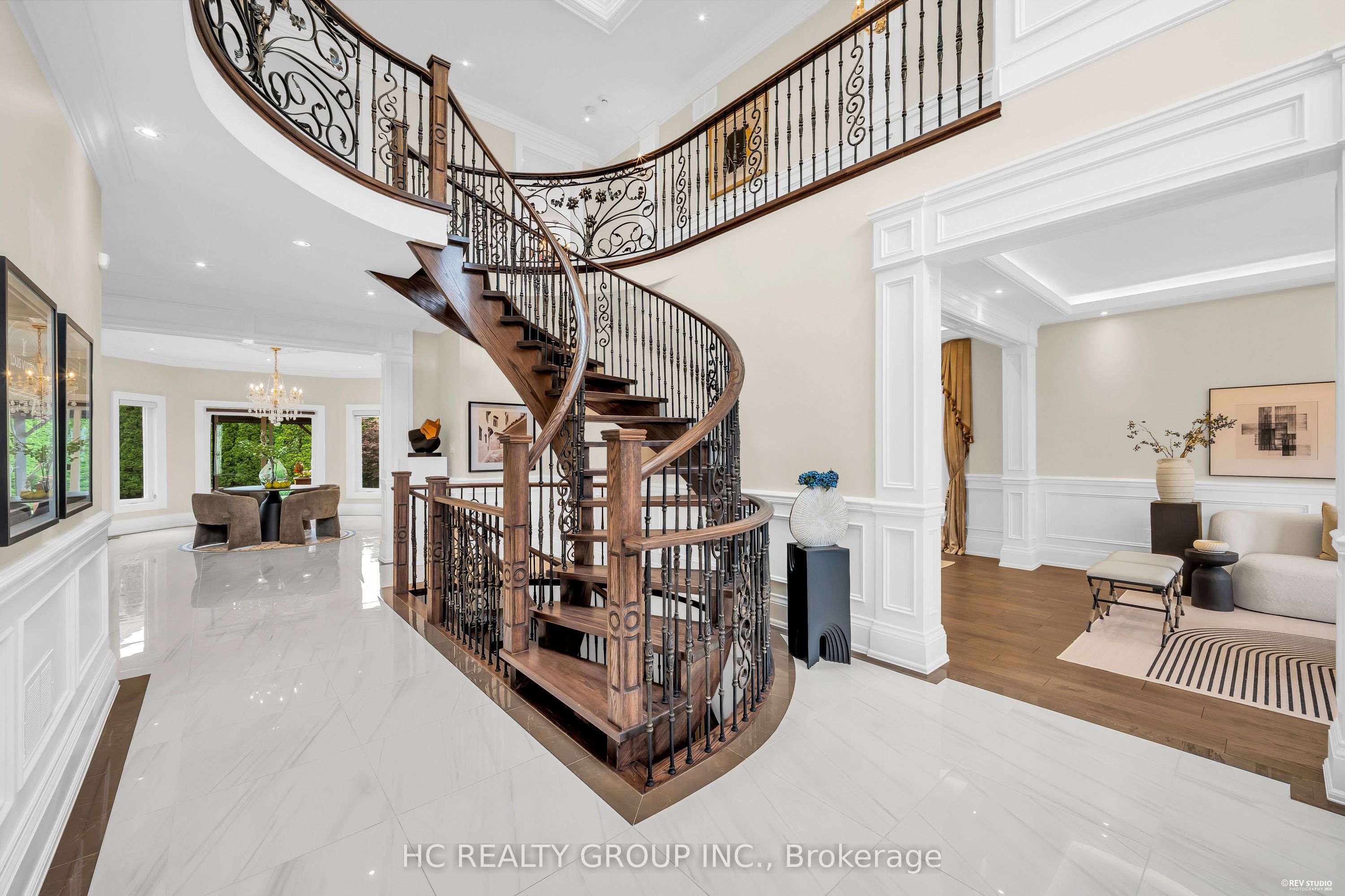 47 Hillhurst Drive, Richmond Hill, ON L4B 2V3 photo 2