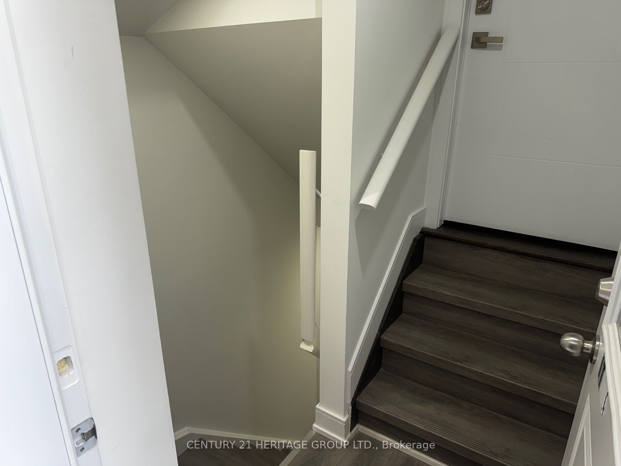 7 Larkfield Crescent 2, East Gwillimbury, ON L9N 0P7 photo 4