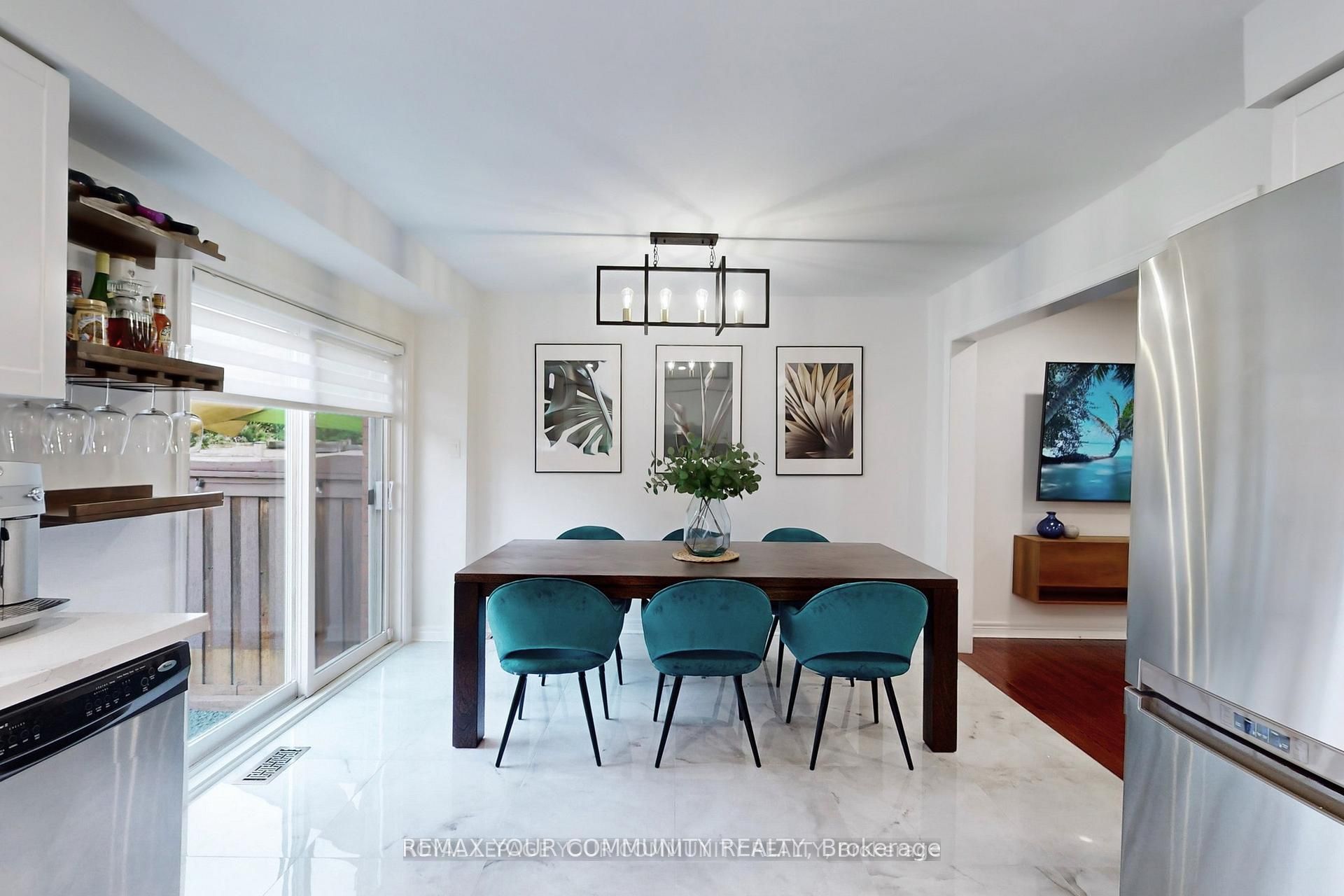 52 Four Seasons Crescent, East Gwillimbury, ON L9N 0C3 photo 4