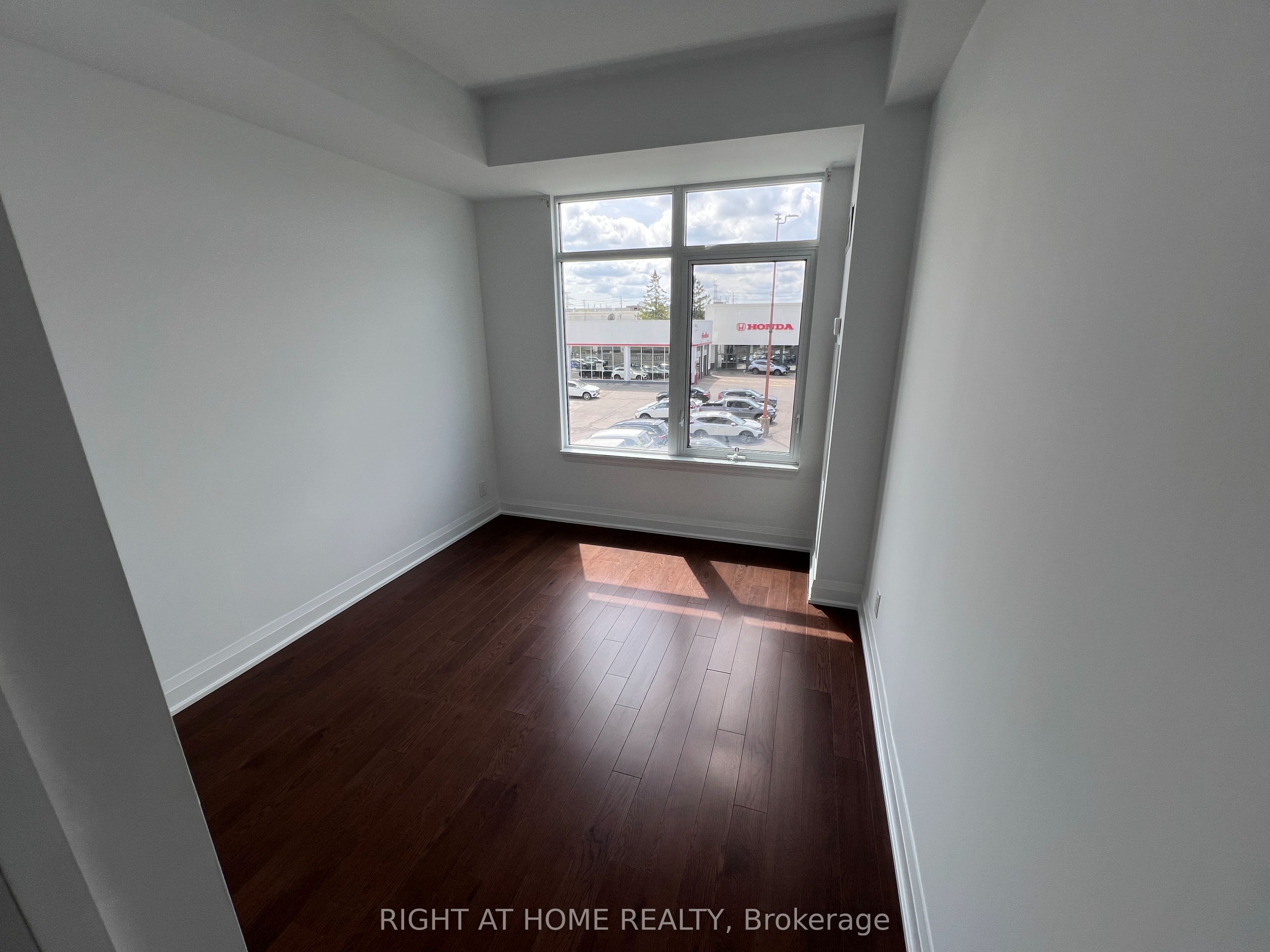 12 Woodstream Boulevard 206, Vaughan, ON L4L 8C3 photo 2