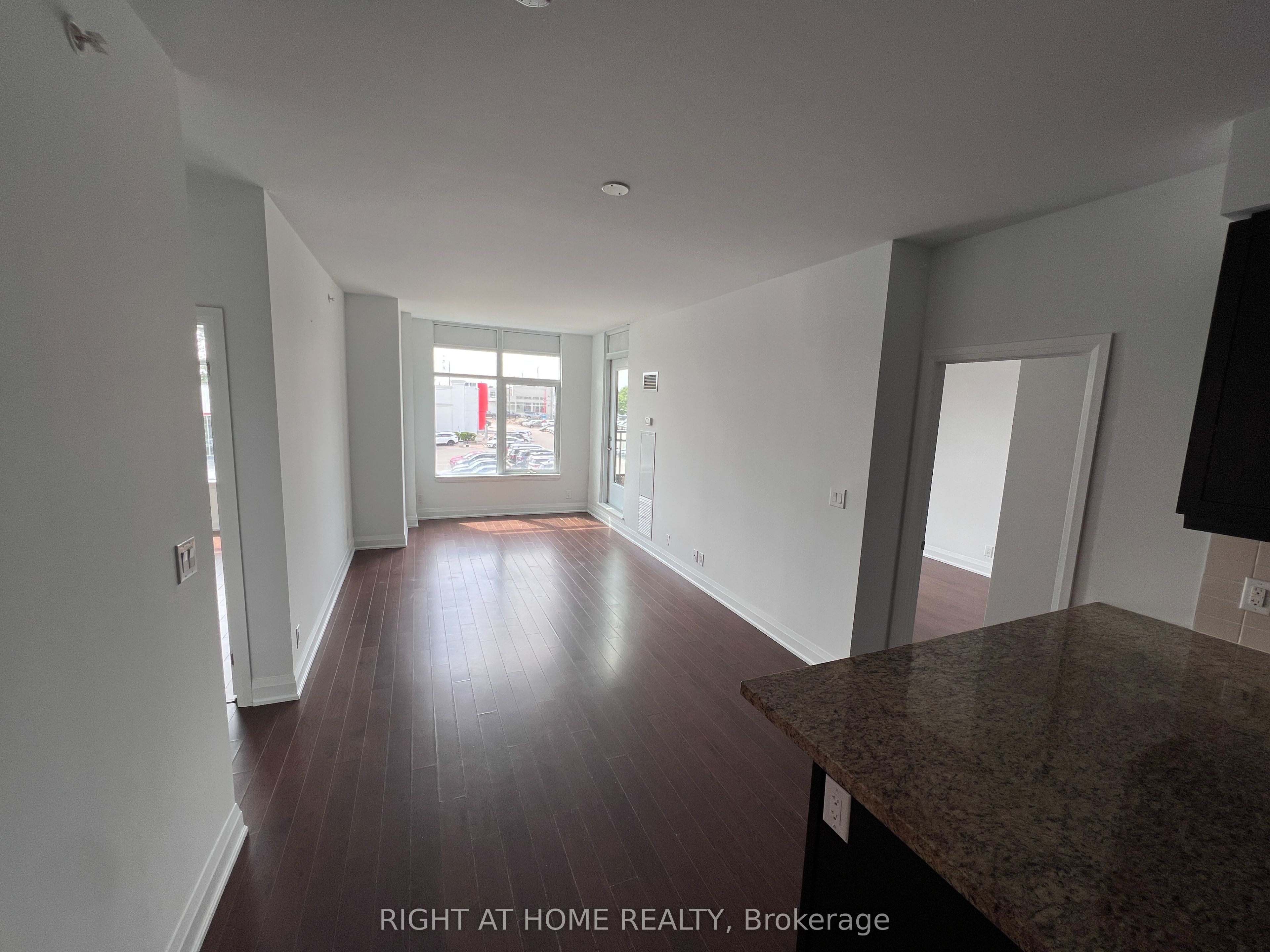 12 Woodstream Boulevard 206, Vaughan, ON L4L 8C3 photo 4