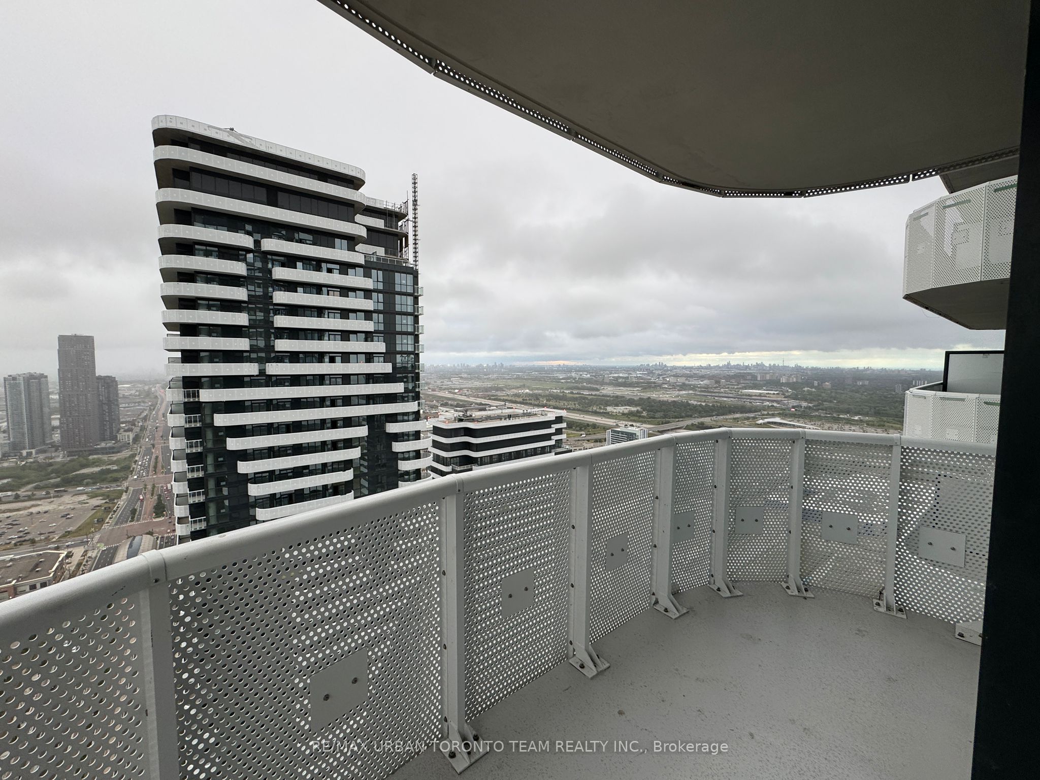 225 Commerce Street 4112, Vaughan, ON L4K 0R1 photo 5