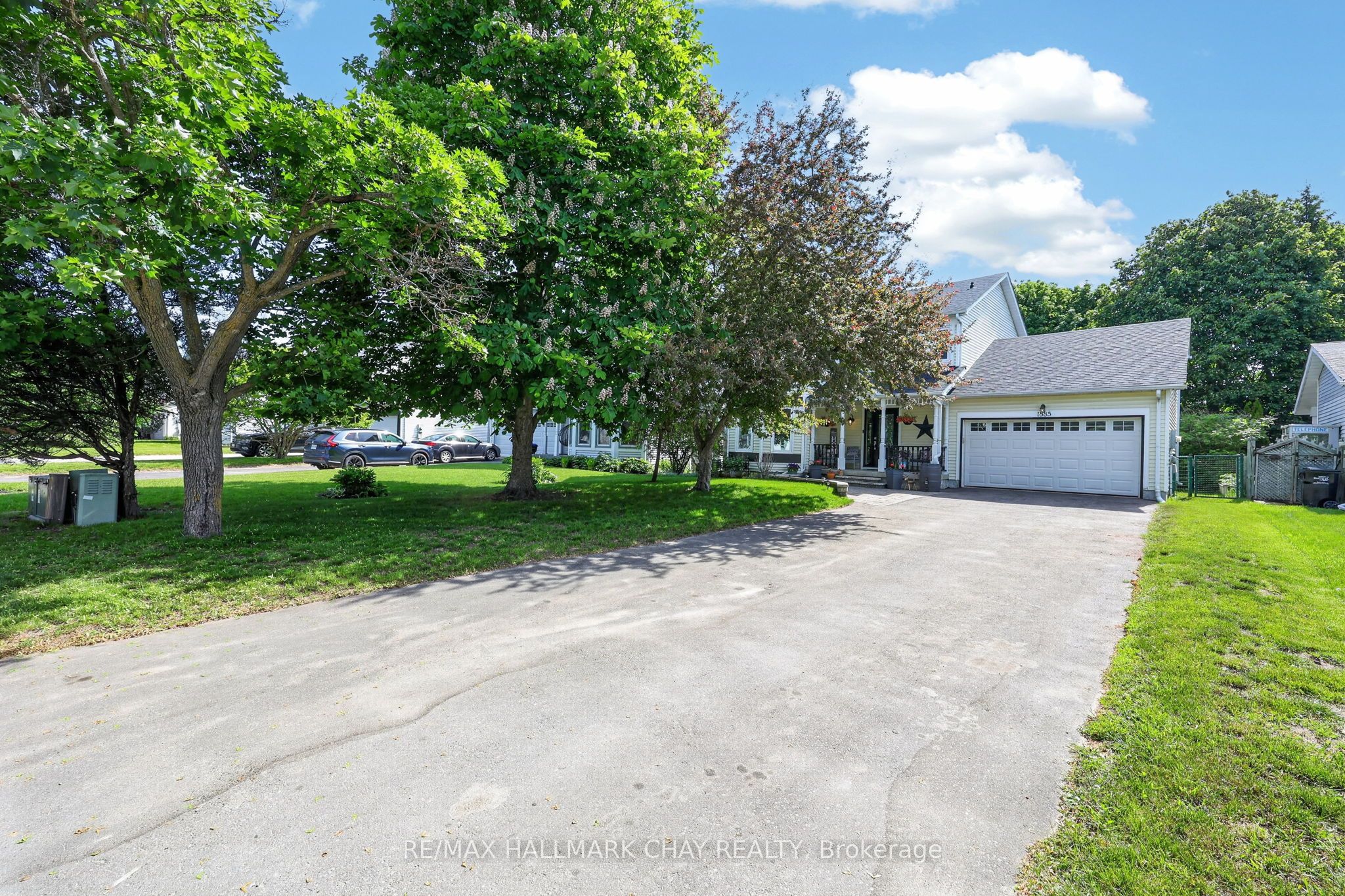 1885 Applewood Avenue, Innisfil, ON L9S 1W2 photo 2