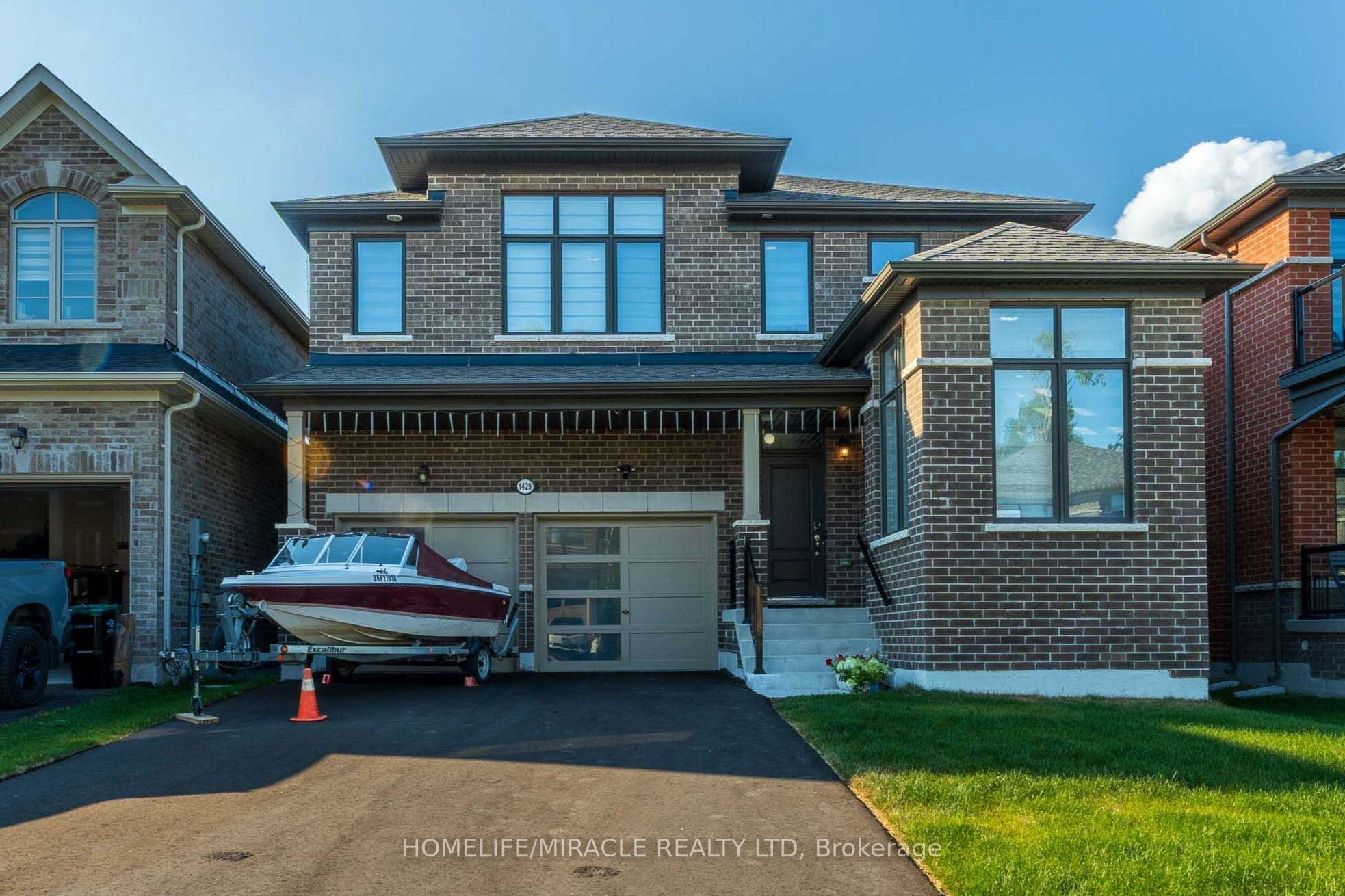 1429 Davis Loop, Innisfil, ON L0L 1W0 photo 2