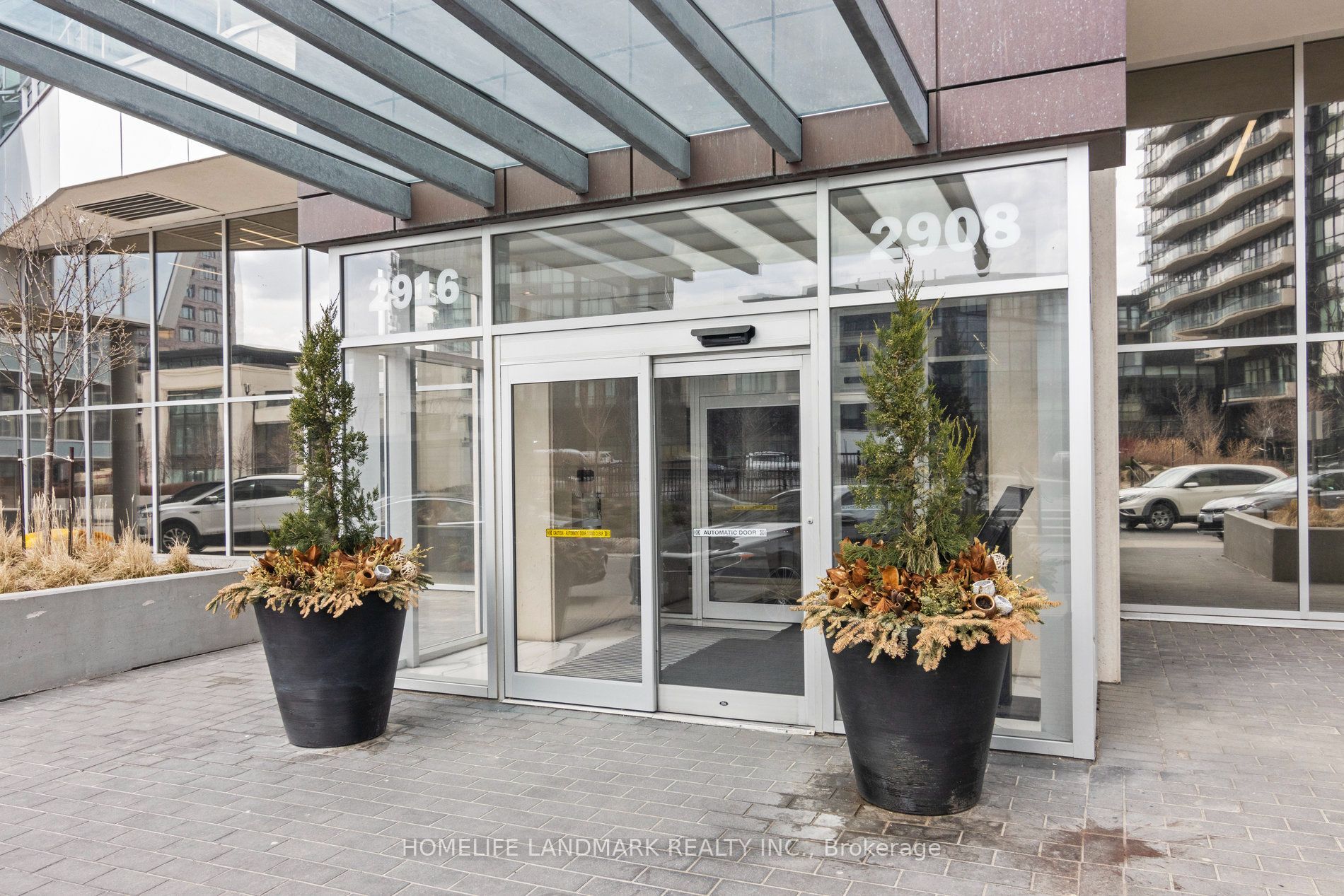 2916 HIGHWAY 7 Road 2404, Vaughan, ON L4K 0K6 photo 3