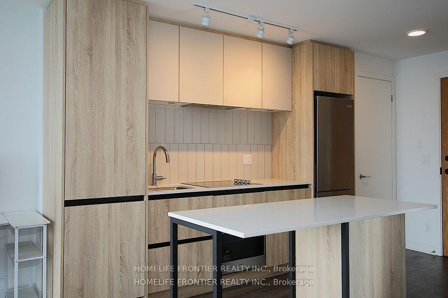 7950 Bathurst Street 2310, Vaughan, ON L4J 0B8 photo 4