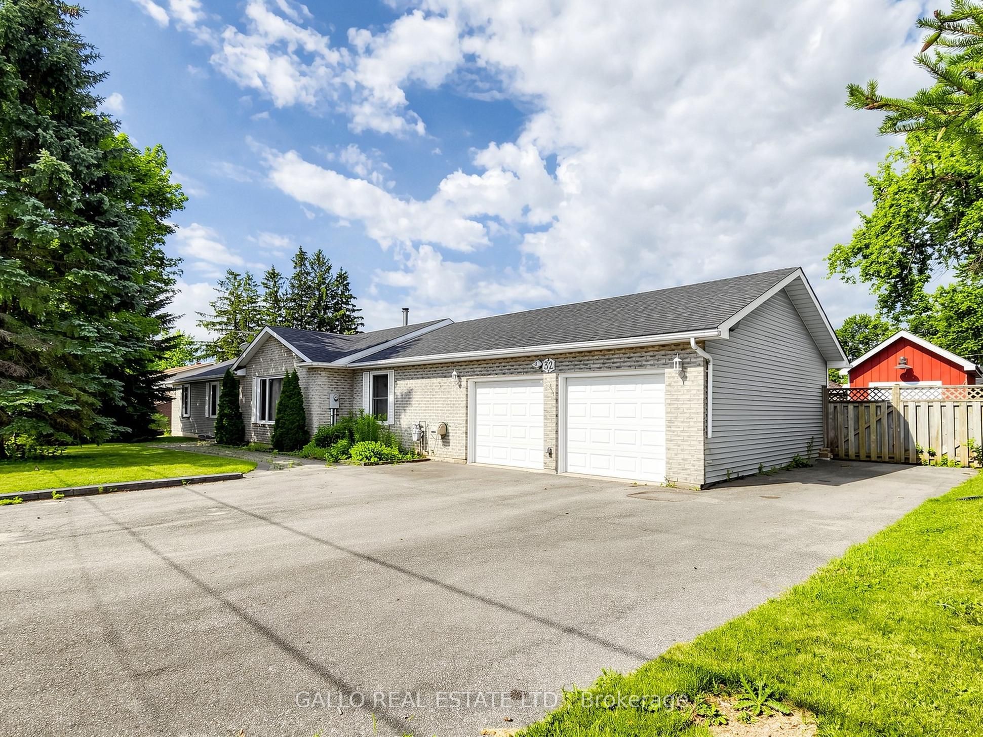 32 Elmvale Boulevard, Whitchurch-Stouffville, ON L4A 2Y3 photo 2