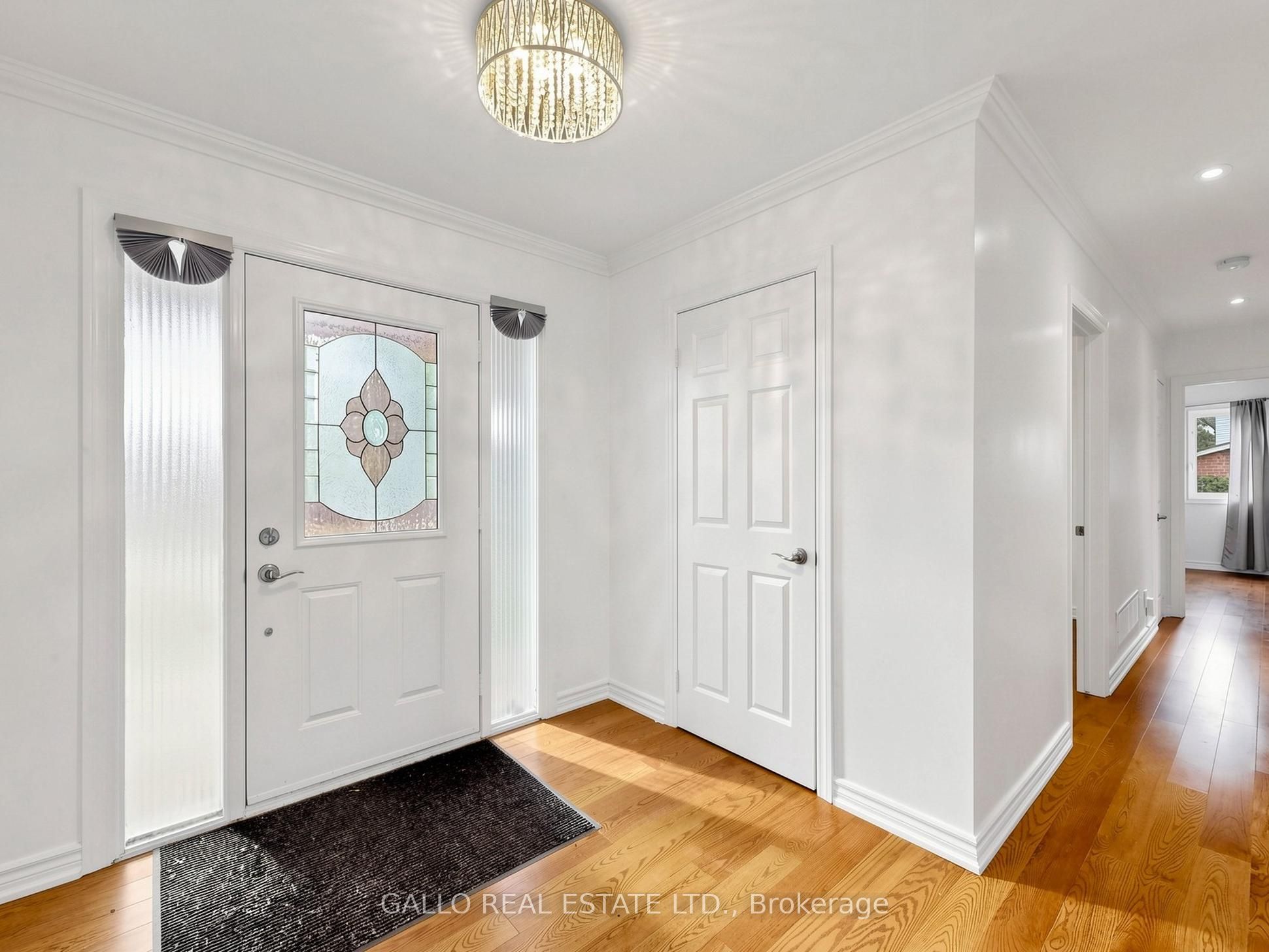 32 Elmvale Boulevard, Whitchurch-Stouffville, ON L4A 2Y3 photo 4
