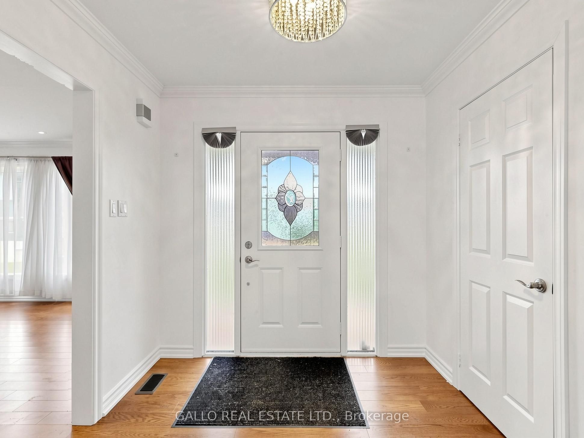32 Elmvale Boulevard, Whitchurch-Stouffville, ON L4A 2Y3 photo 5
