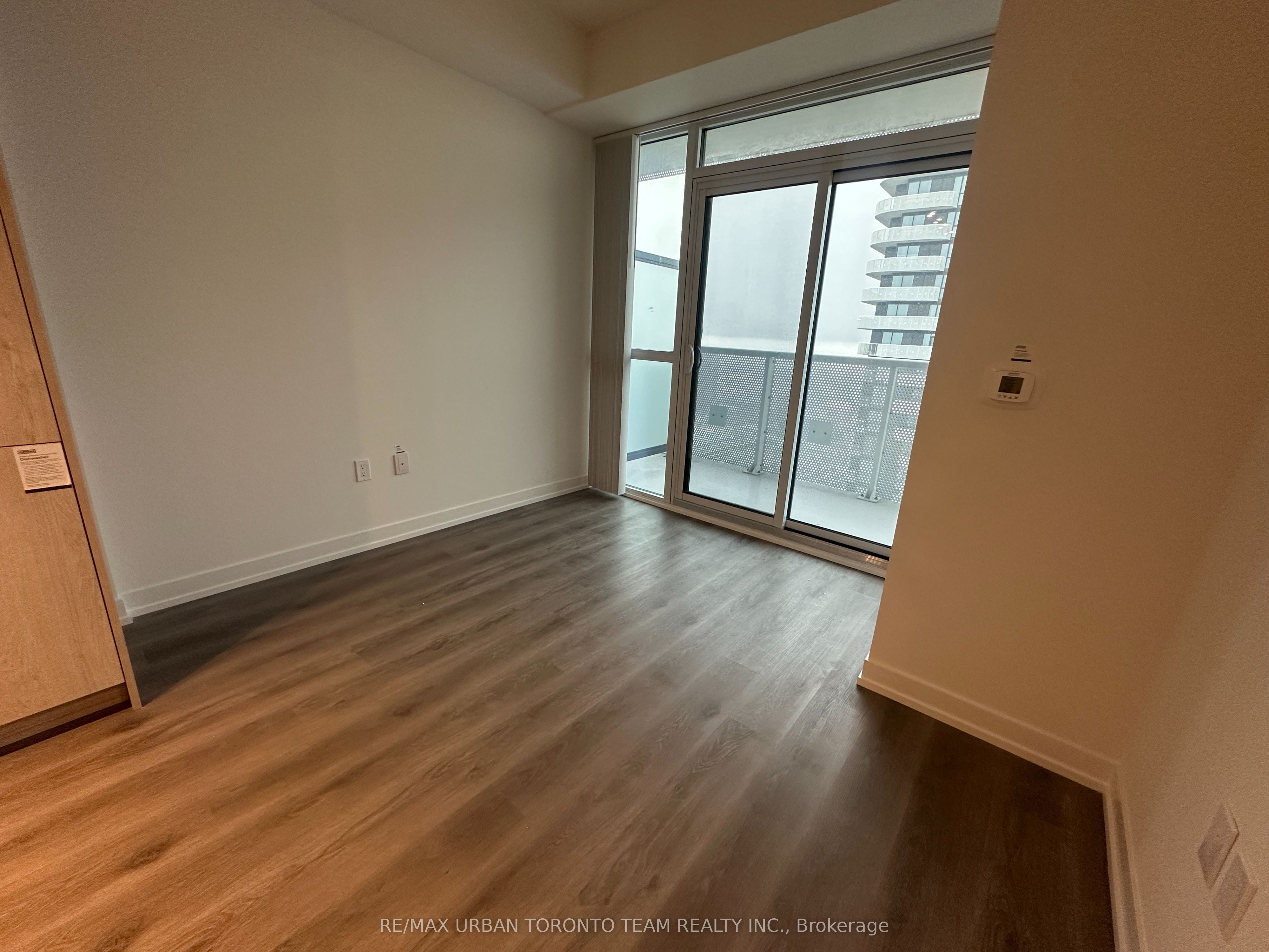 225 Commerce Street 5601, Vaughan, ON L4K 0R1 photo 5