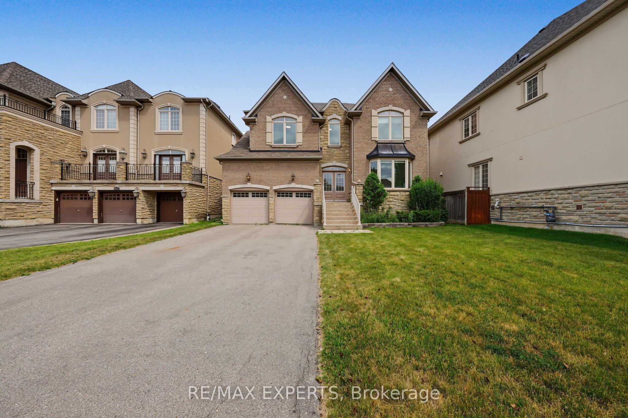 12 Sweet Valerie Court, Vaughan, ON L6A 0C6 photo 2