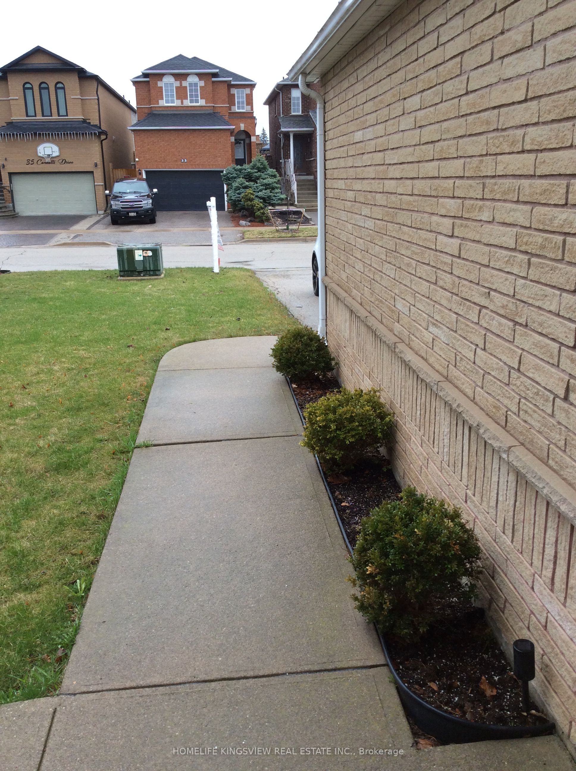 30 Condotti Drive, Vaughan, ON L4H 2C8 photo 3