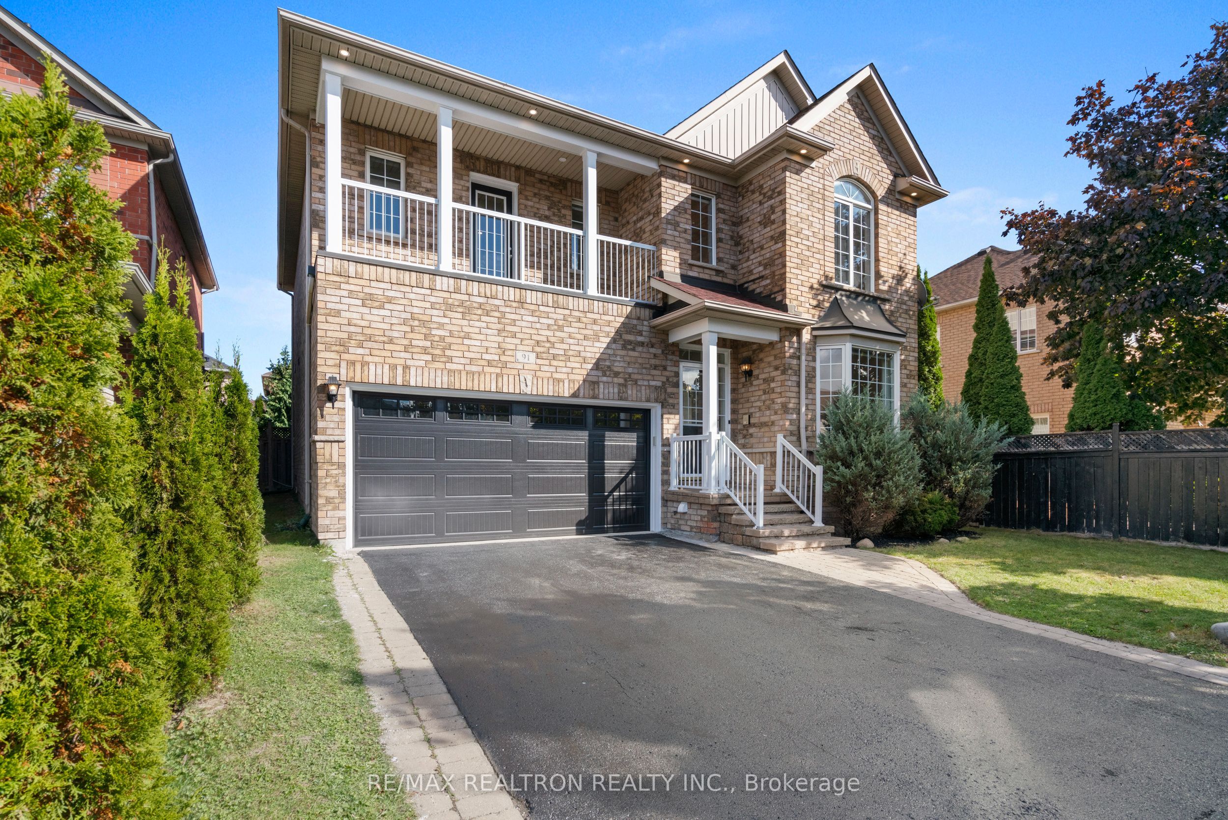 91 Gateway Drive, Aurora, ON L4G 7S5 photo 2