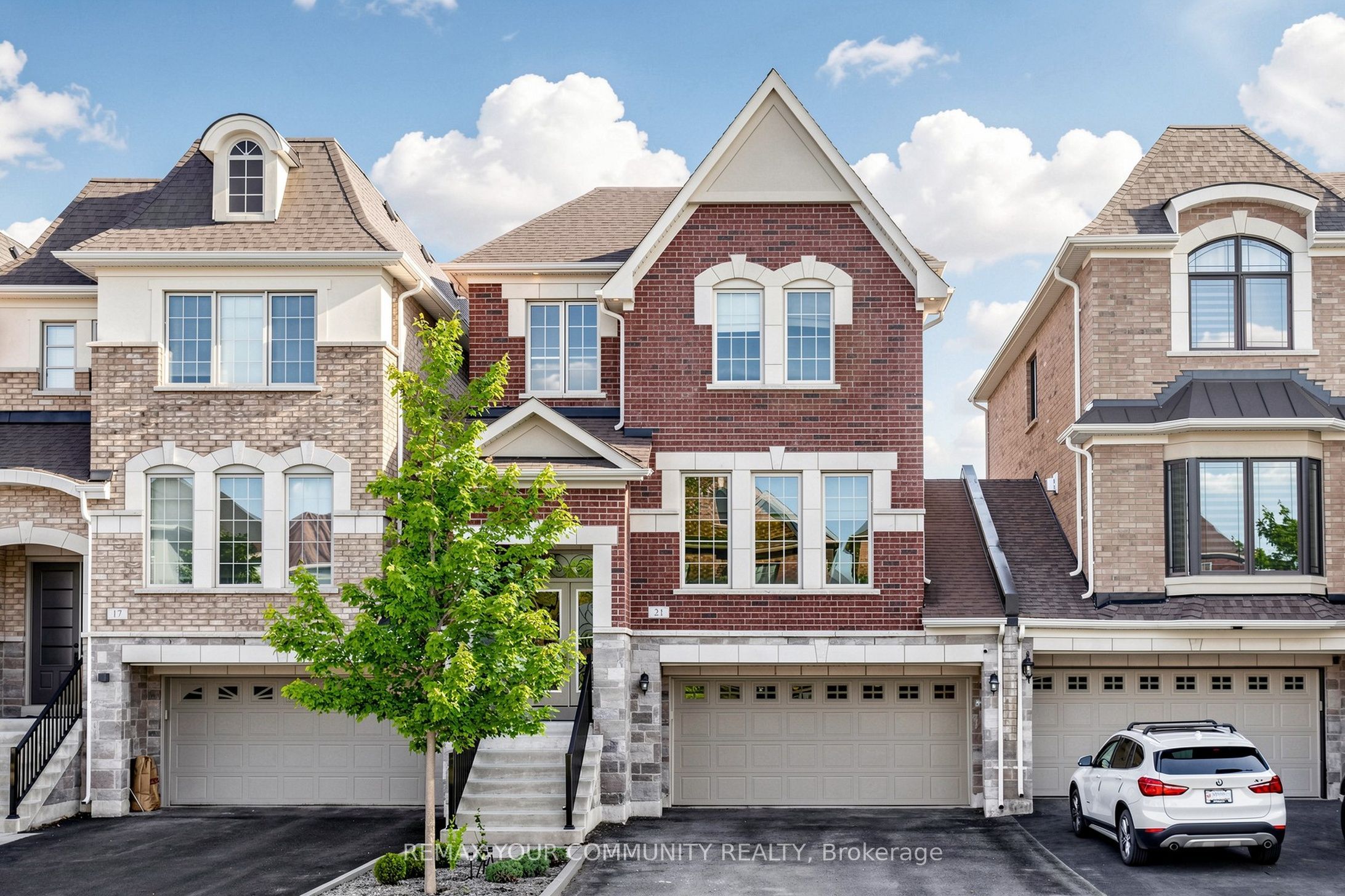 21 Princess Charlotte Avenue, Whitchurch-Stouffville, ON L4A 1Y8 photo 2