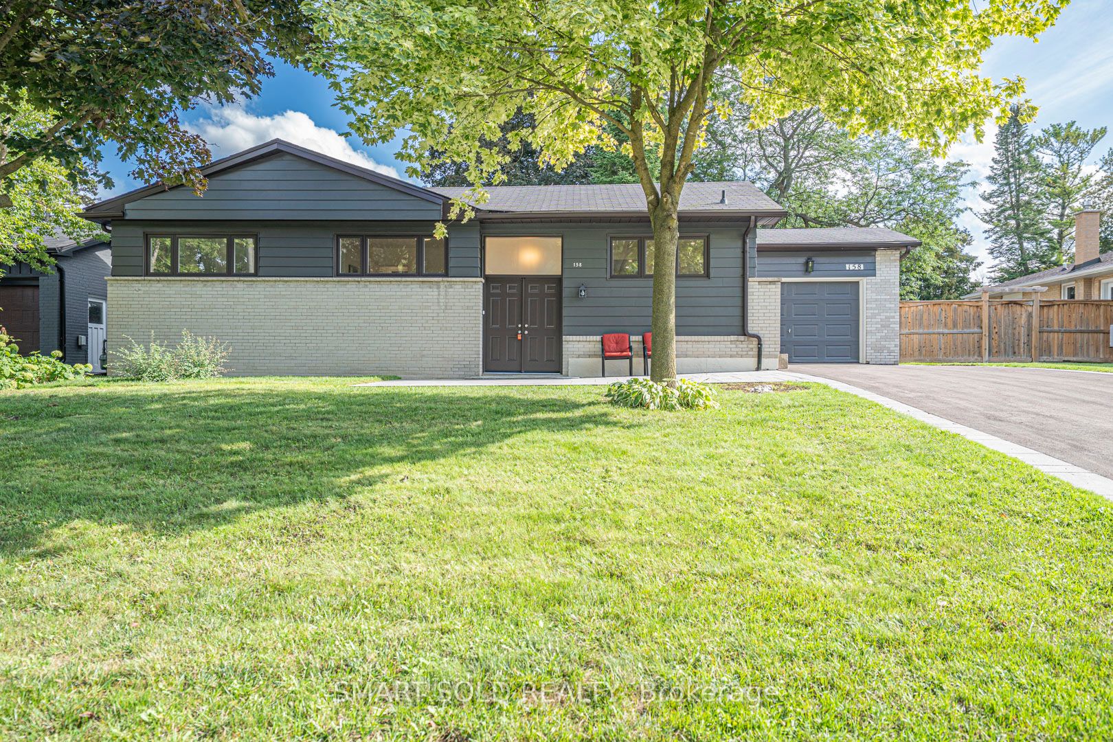 158 Park Avenue, Newmarket, ON L3Y 1V1 photo 3