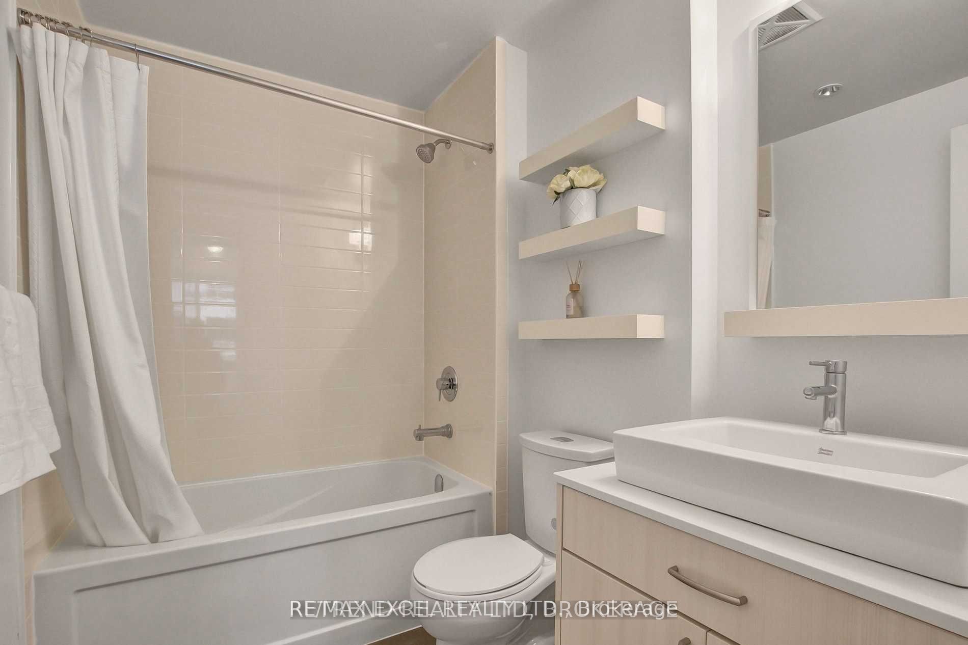 9199 Yonge Street 608  Se, Richmond Hill, ON L4C 1H7 photo 4