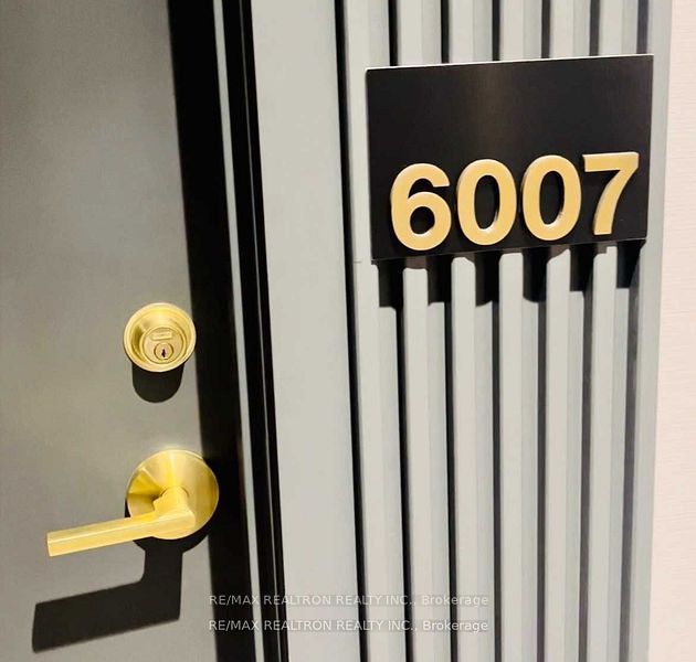 950 Portage Parkway 6007, Vaughan, ON L4K 3Y8 photo 5