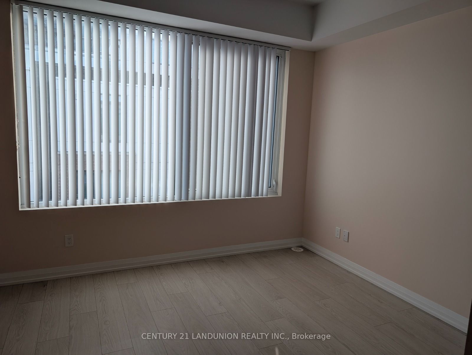 1050 Portage Parkway N/A 38, Vaughan, ON L4K 0K3 photo 3
