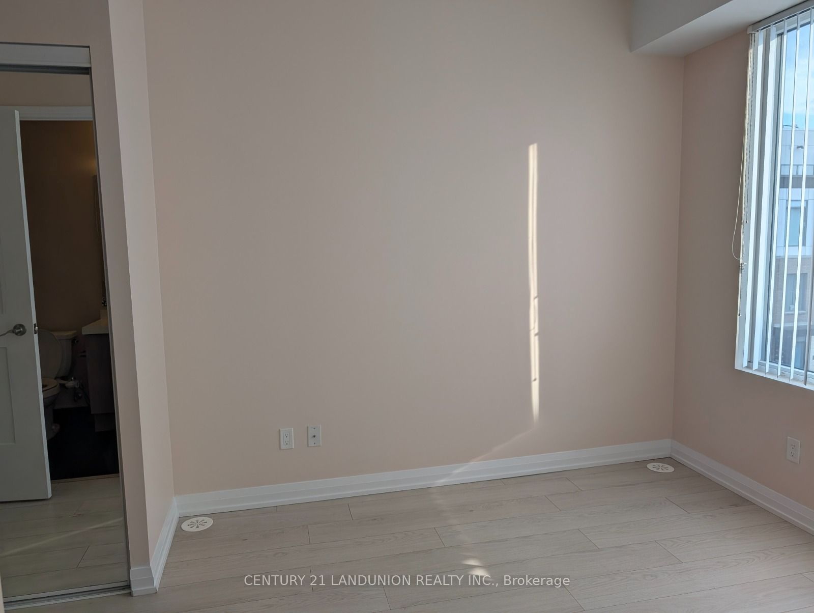 1050 Portage Parkway N/A 38, Vaughan, ON L4K 0K3 photo 5