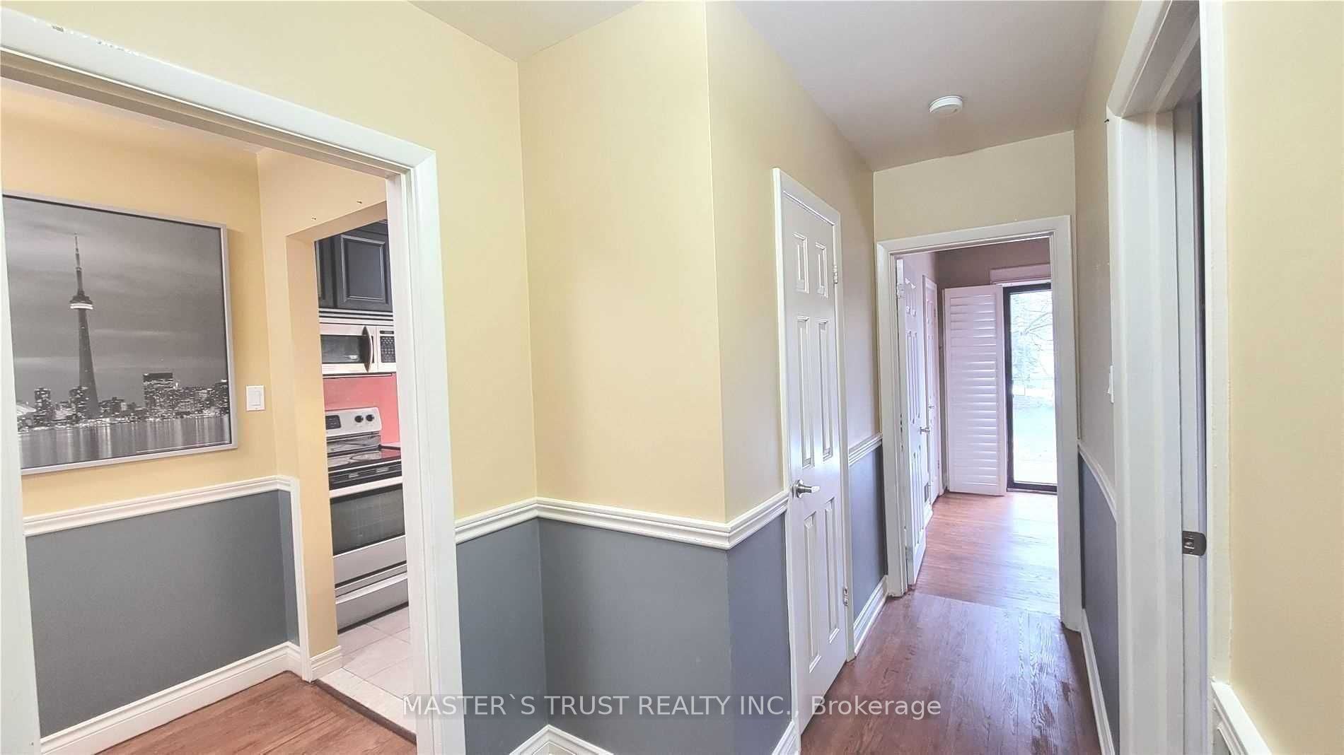 86 Rockport Crescent Main Fl, Richmond Hill, ON L4C 2L8 photo 3