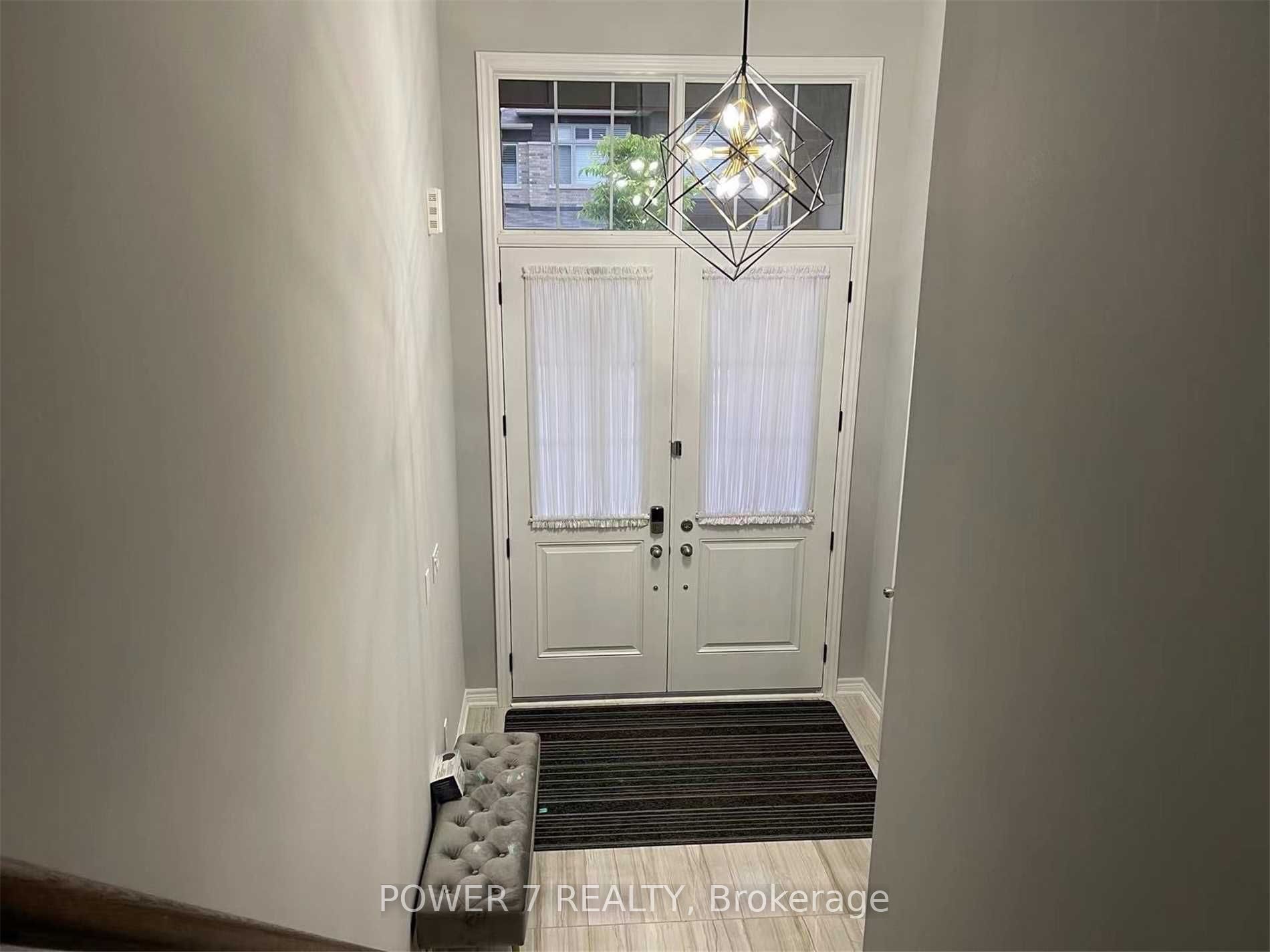 28 John Smith Street, East Gwillimbury, ON L9N 0S7 photo 2