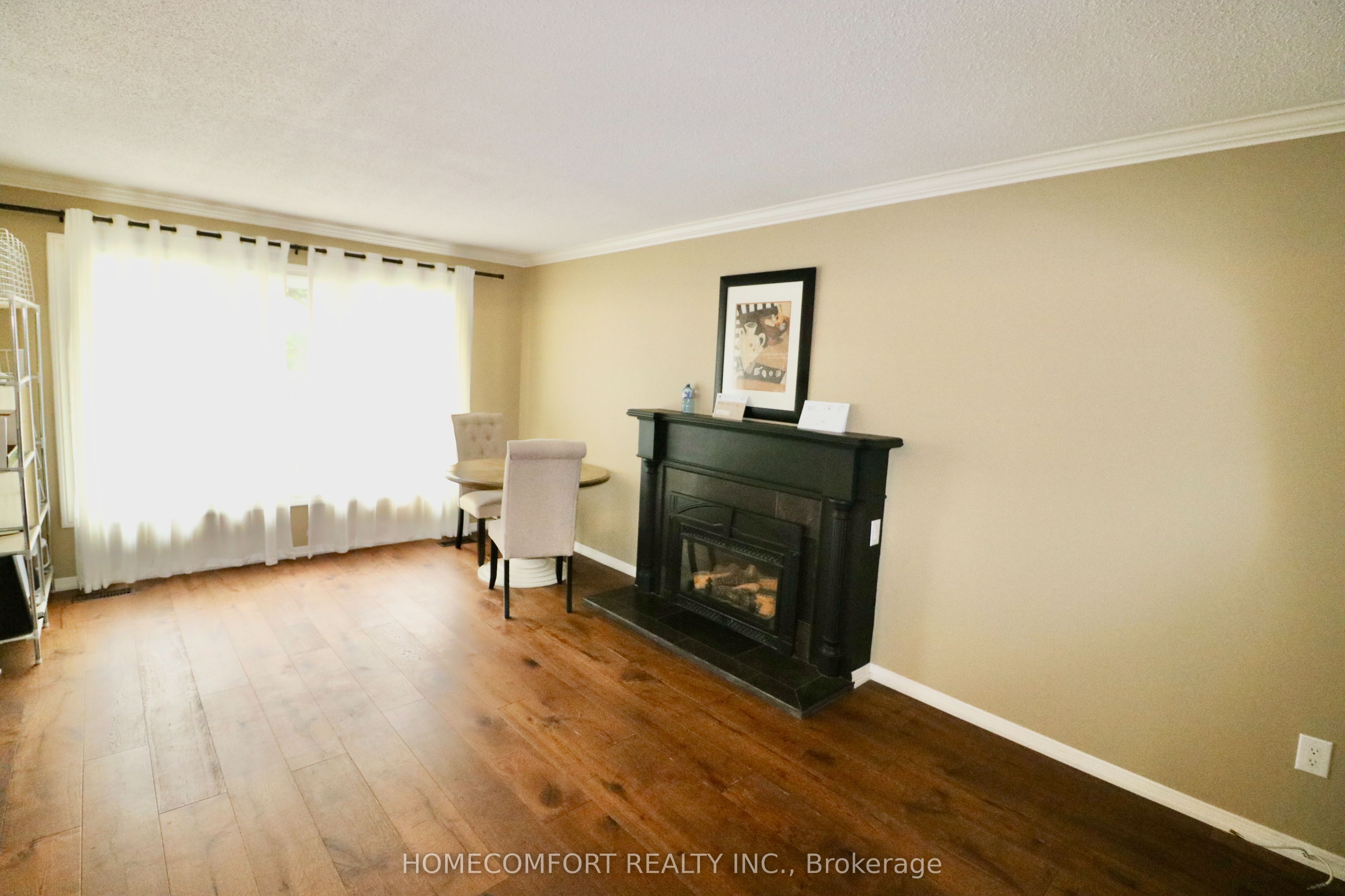 12 Banbury Court, Aurora, ON L4G 3M9 photo 2