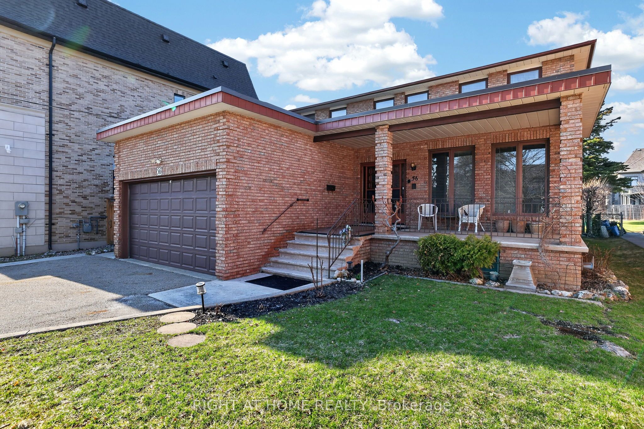 56 Birch Avenue, Richmond Hill, ON L4C 6C6 photo 2