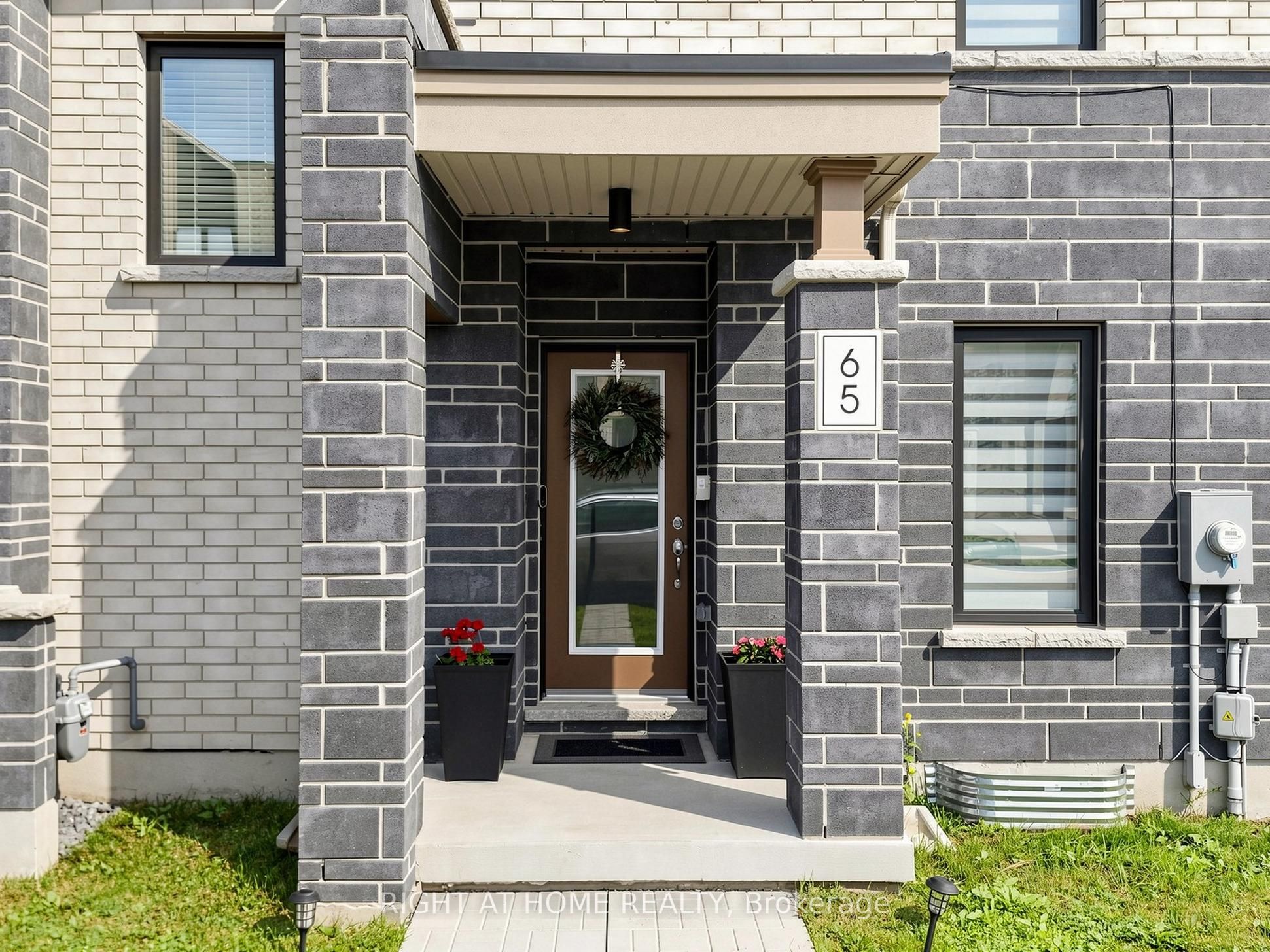65 Allure Street, Newmarket, ON L3X 0L1 photo 2