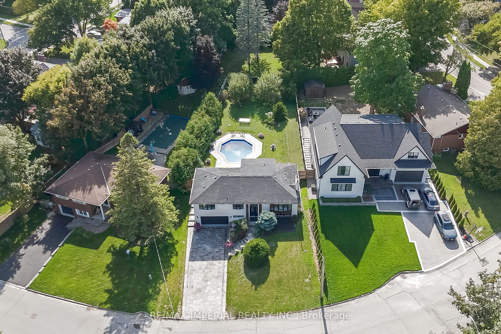 206 Richard Avenue, Newmarket, ON L3Y 4P7 photo 3